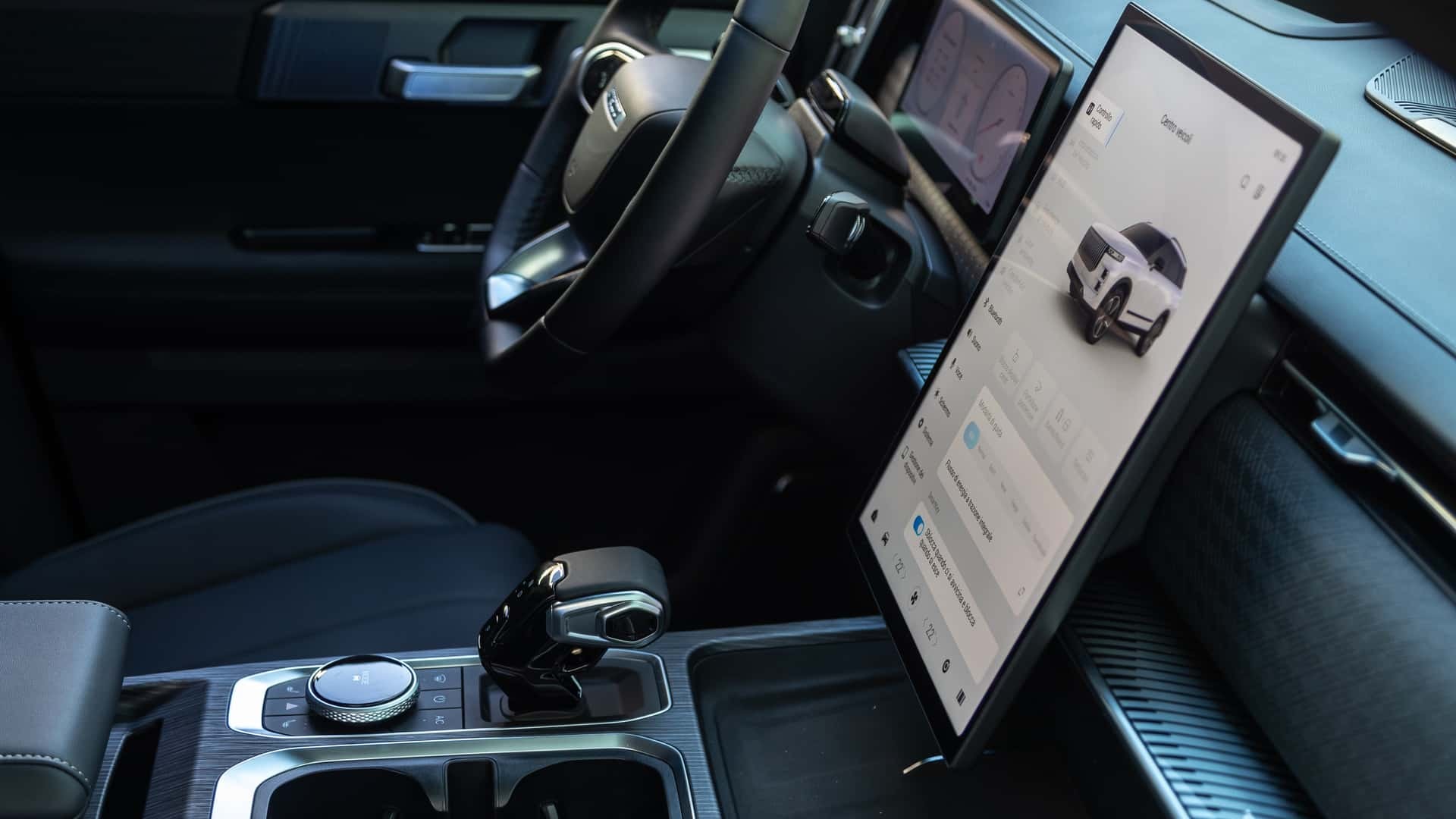 Comando de cambio en el Jaecoo 7, con diseño moderno e intuitivo.