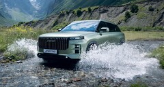 El Jaecoo 7 muestra su capacidad todoterreno al vadear con solvencia. El Jaecoo 7 muestra su capacidad todoterreno al vadear con solvencia.