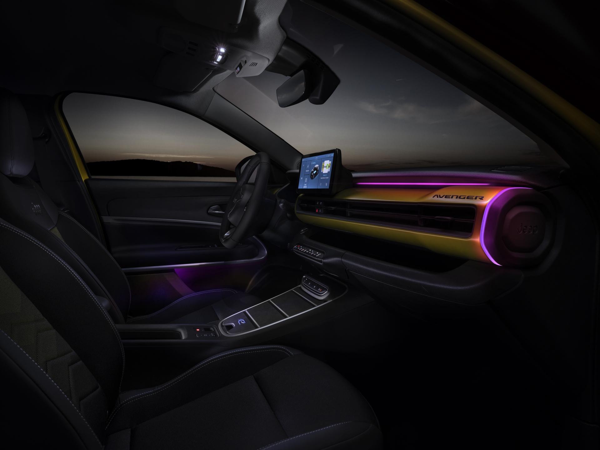 Ambiente interior nocturno, con iluminación ambiental que resalta diseño y estilo.