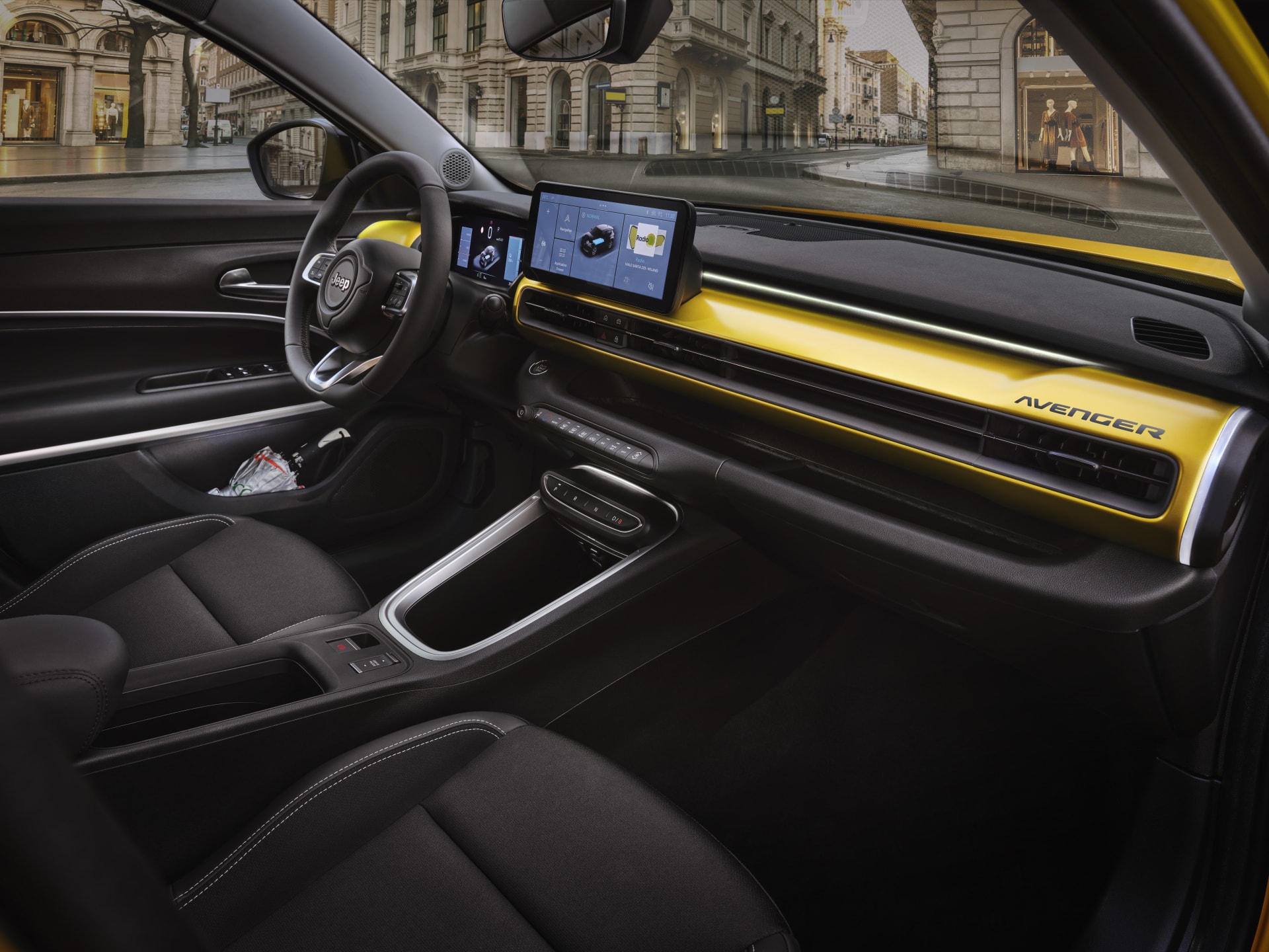 Interior del Jeep Avenger destacando el estilo y la comodidad de su cabina.