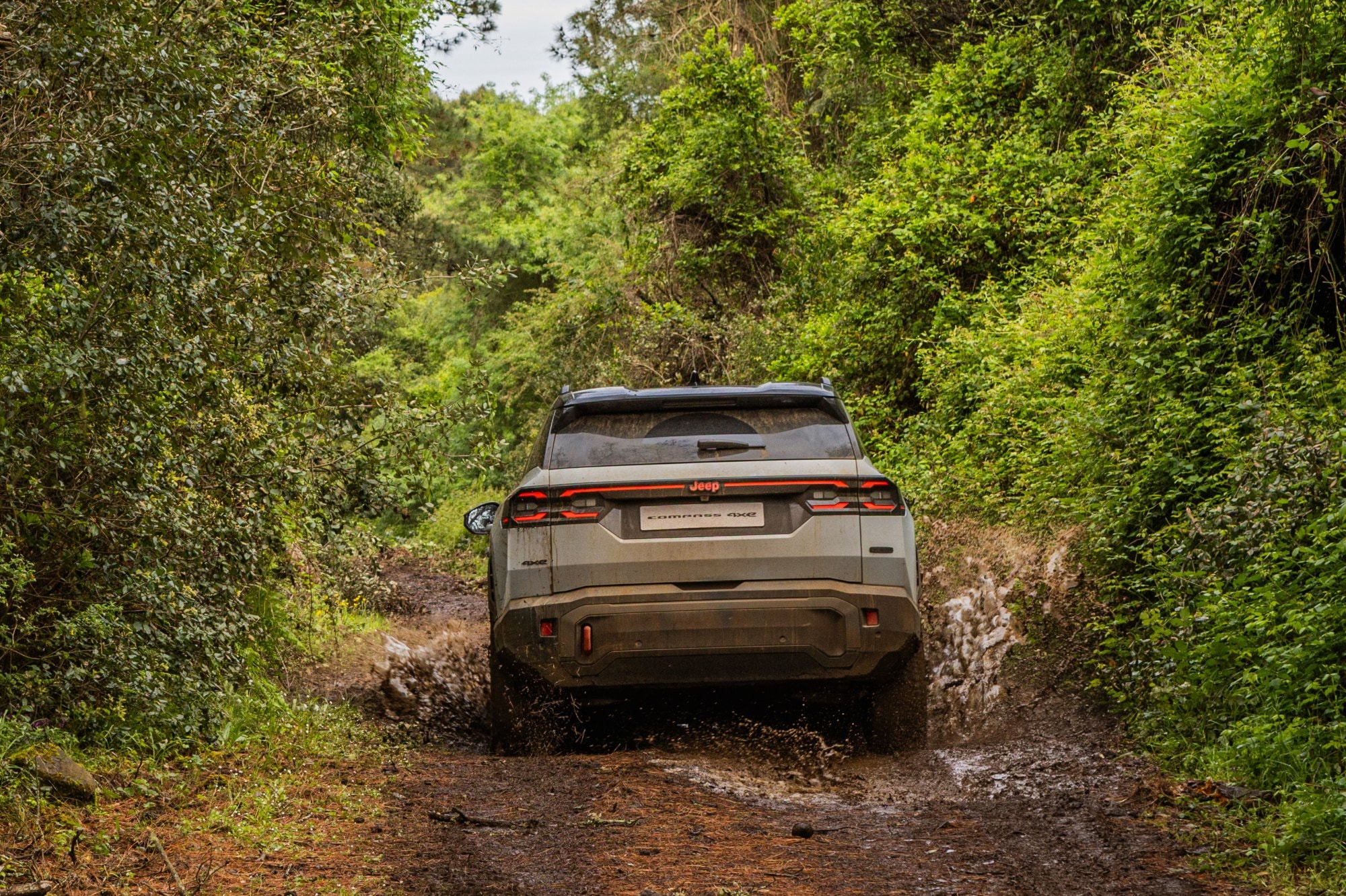 Jeep Compass Híbrido