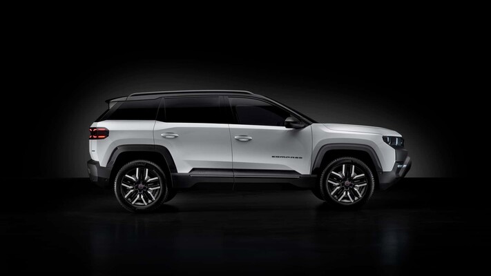 Vista lateral del Jeep Compass que resalta su diseño elegante y moderno. Vista lateral del Jeep Compass que resalta su diseño elegante y moderno.