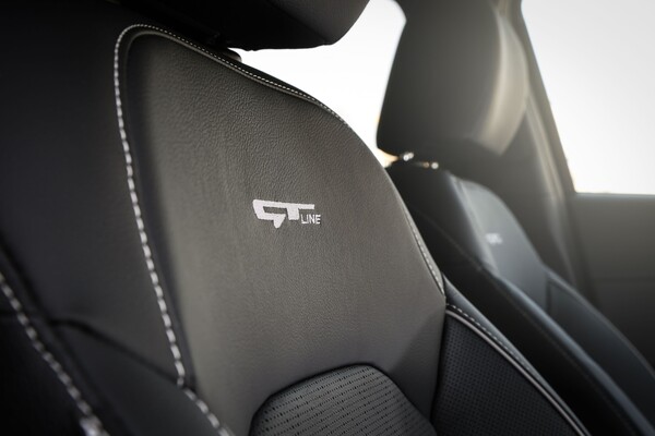 Detalle de la insignia GT Line en los asientos deportivos del Ceed Tourer. Detalle de la insignia GT Line en los asientos deportivos del Ceed Tourer.