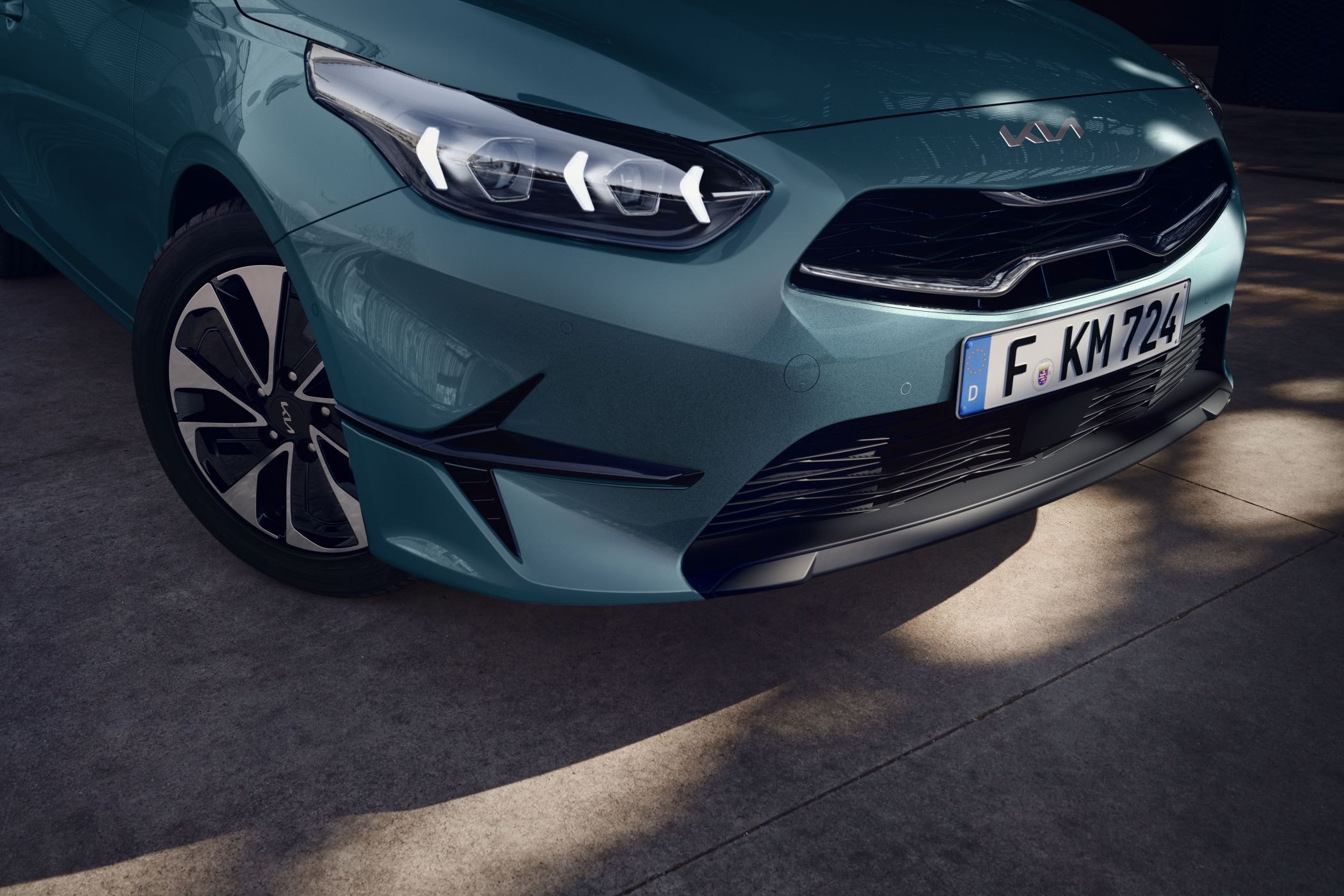 Detalle de los faros LED del Kia Ceed Tourer, que realzan su modernidad.