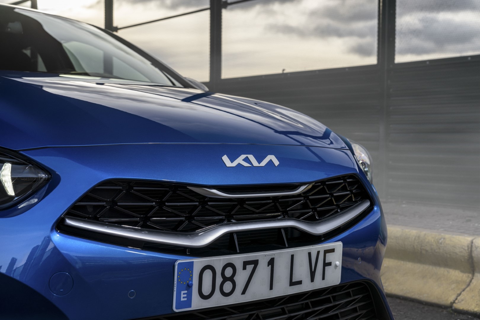 Espacio trasero en el Kia Ceed, comodidad y estilo en cada viaje.