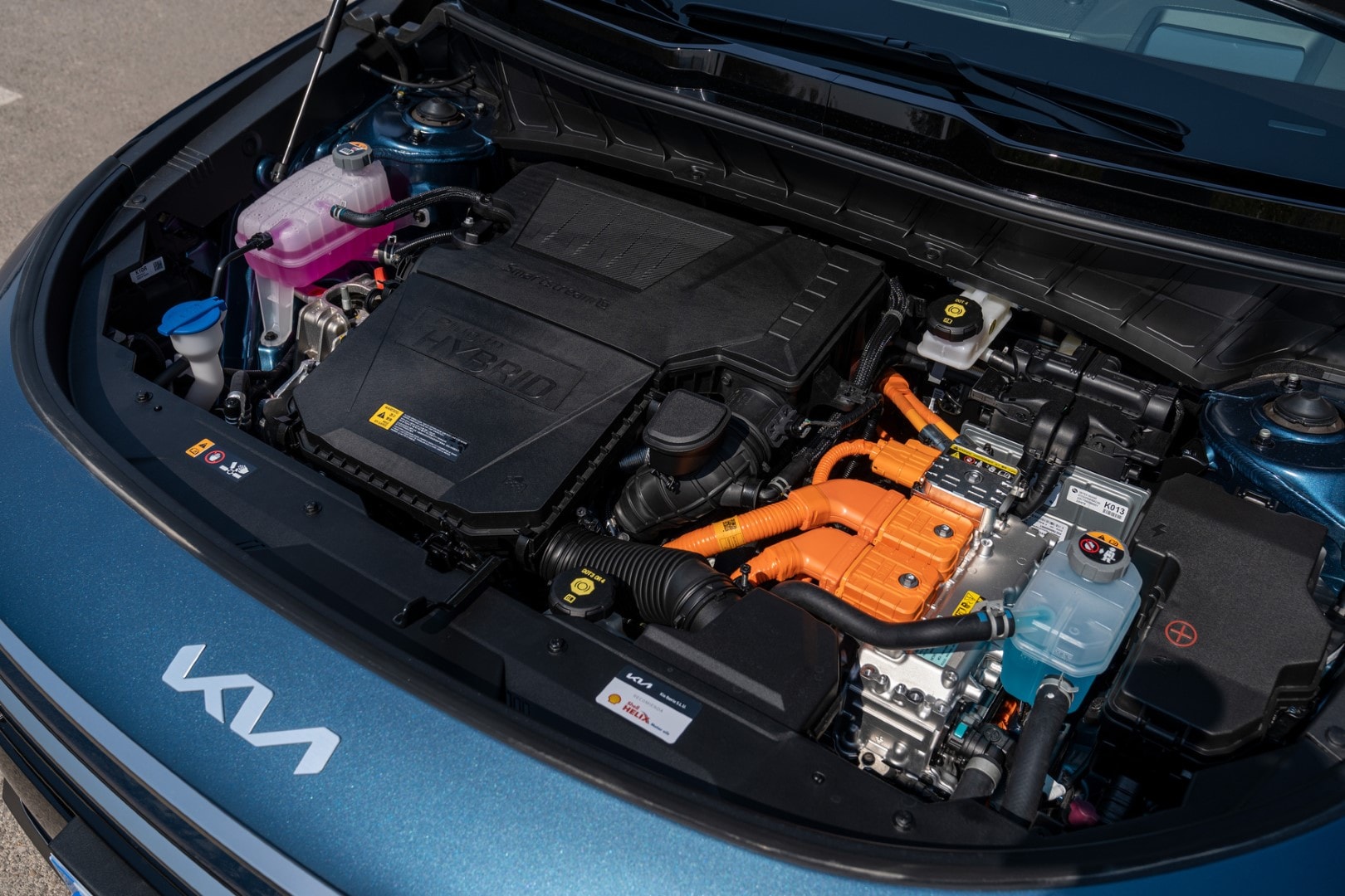 Motor eléctrico del Kia e-Niro, mostrando los componentes y la batería.