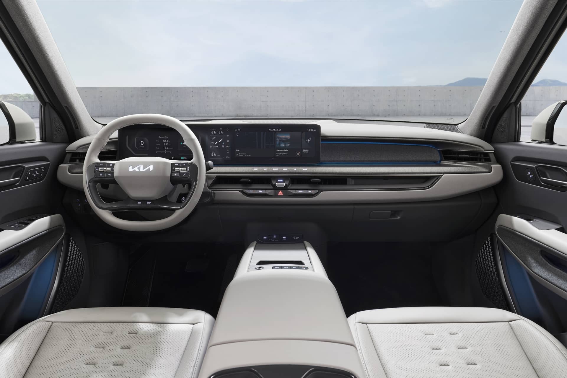 Vista del habitáculo del Kia EV9 mostrando su tecnología y comodidad.