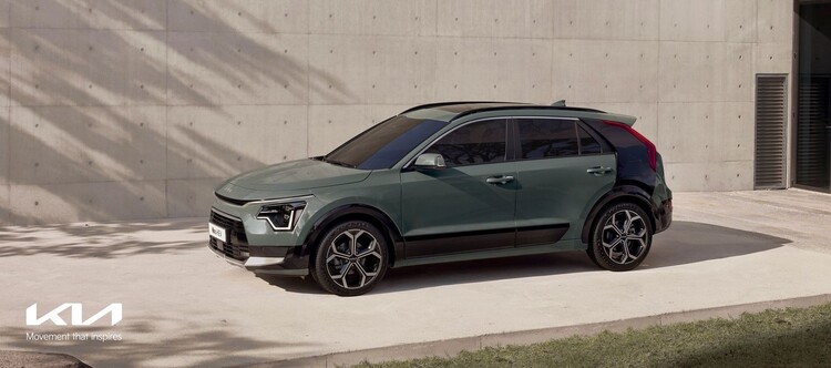 Imagen lateral del Kia Niro Híbrido destacando su diseño aerodinámico. Imagen lateral del Kia Niro Híbrido destacando su diseño aerodinámico.