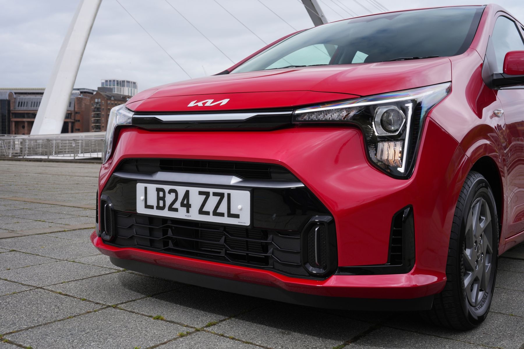 Pantalla de infotainment del Kia Picanto con diversas opciones.