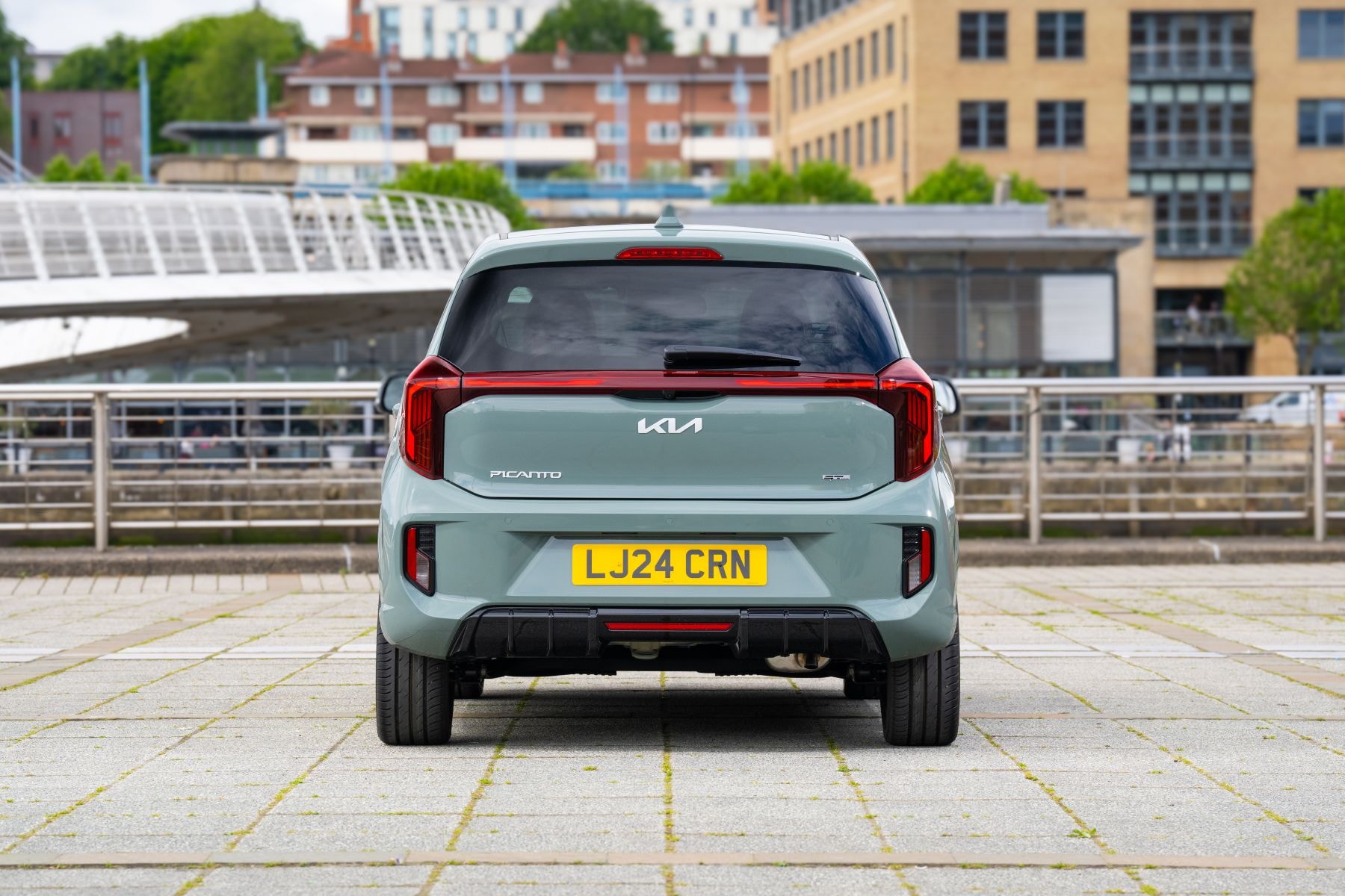 Volante del Kia Picanto, con controles intuitivos y un diseño sport.