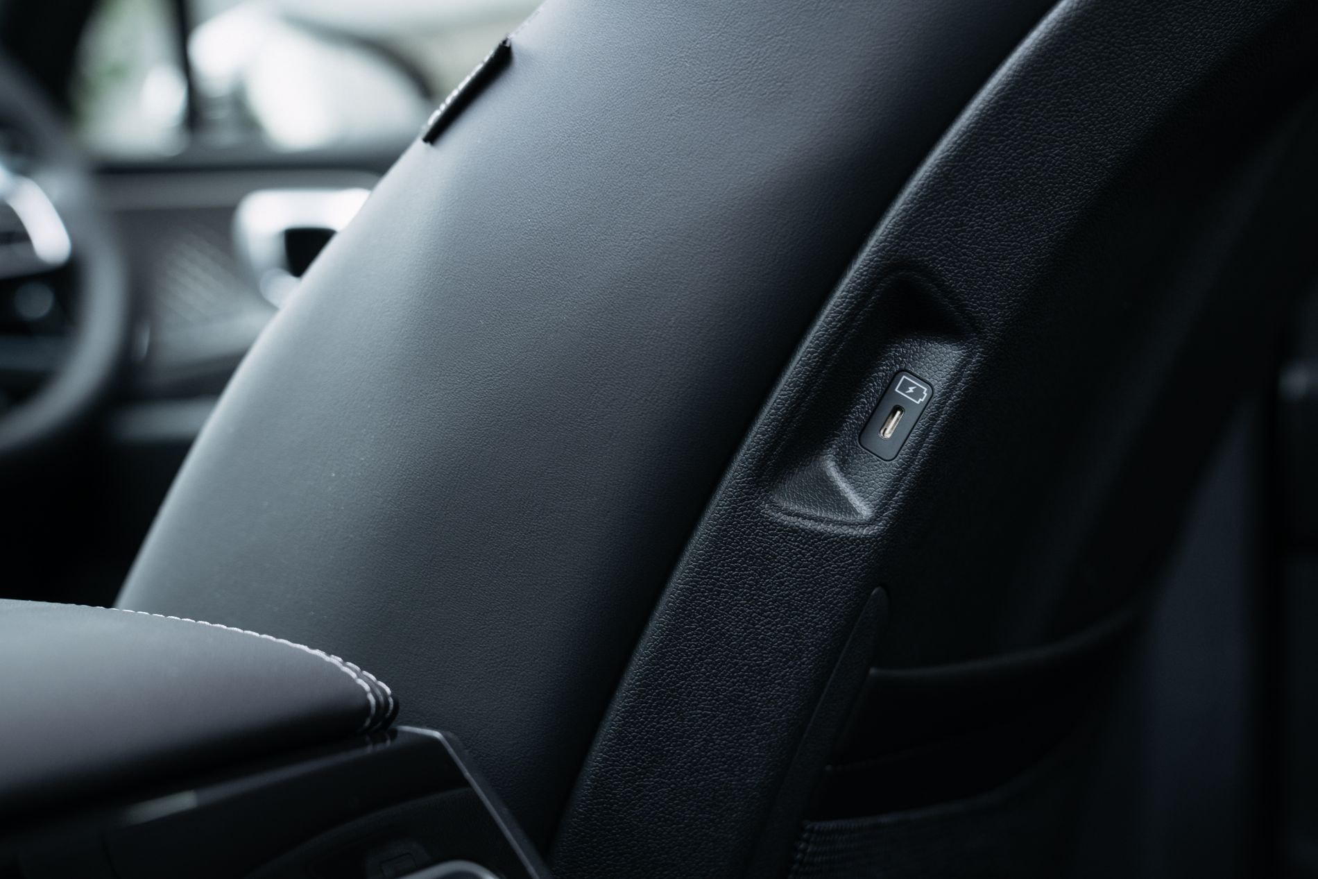 Frontal del Kia Sorento Híbrido, un diseño que impresiona por su agresividad.