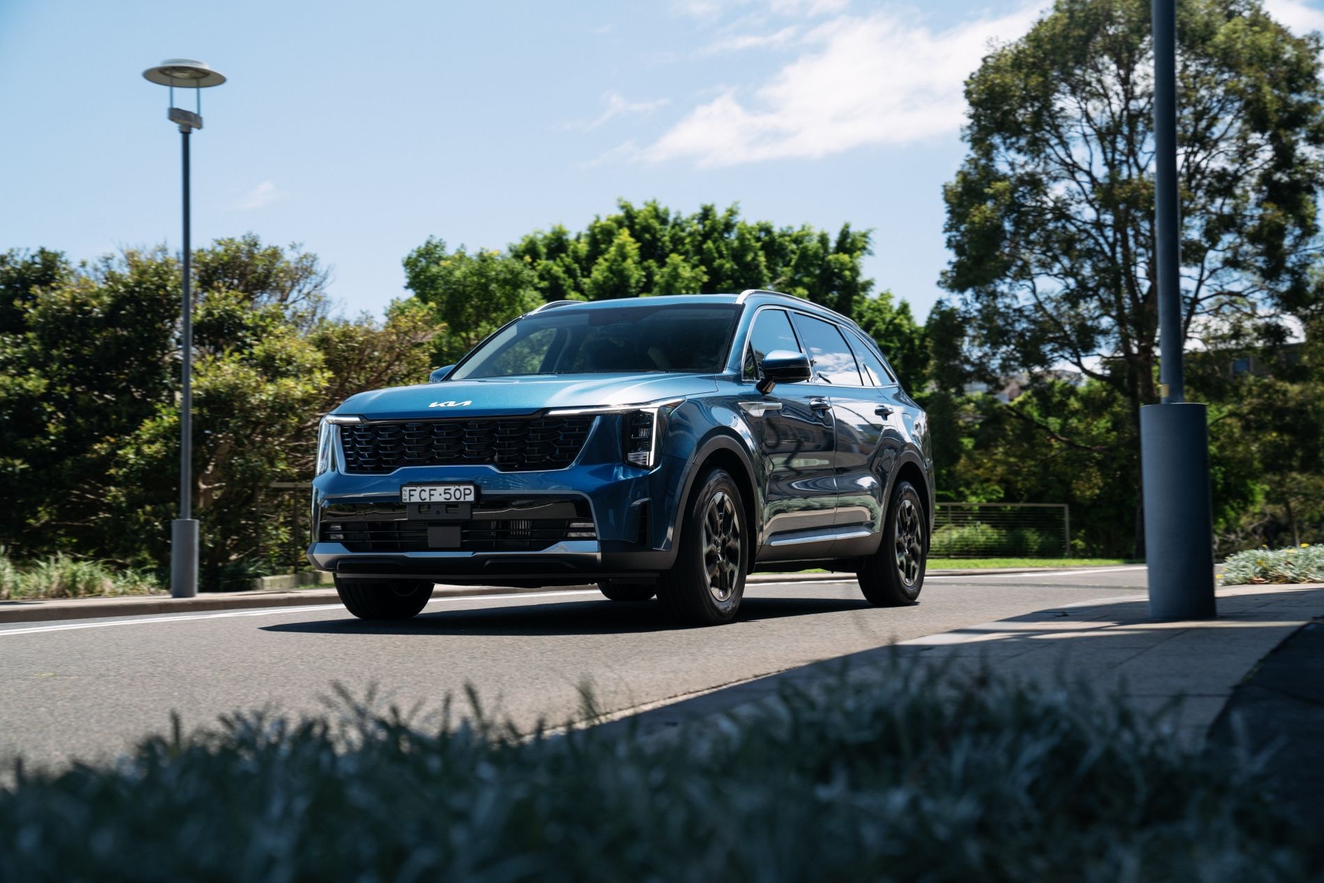 Detalle de la luz trasera del Kia Sorento Híbrido, con un diseño distintivo.