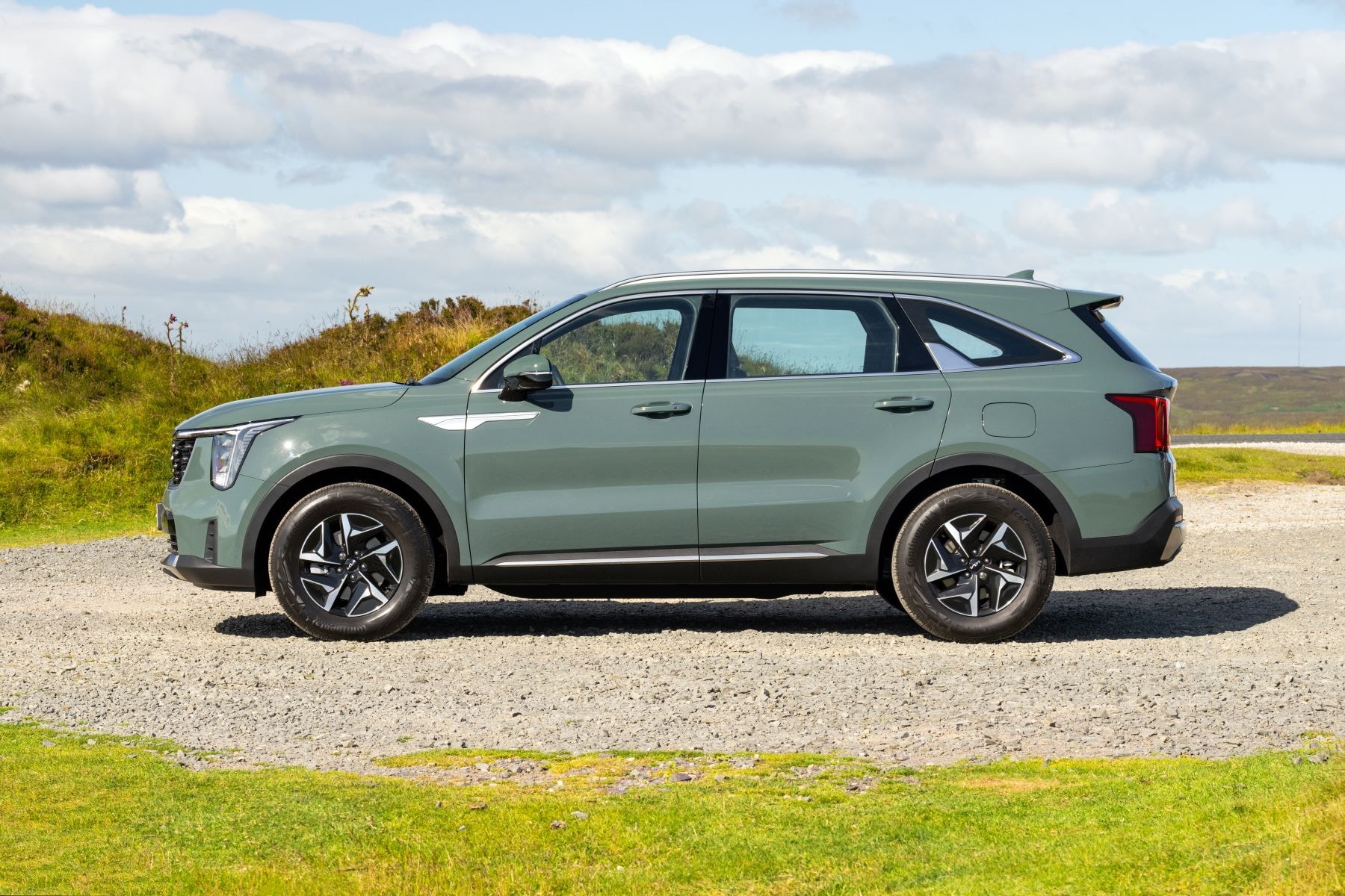 Kia Sorento Híbrido en movimiento, ideal para quienes buscan versatilidad