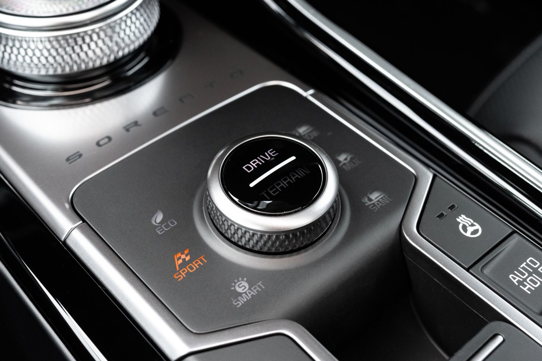 Detalle de la luz trasera del Kia Sorento, con un diseño distintivo y moderno.