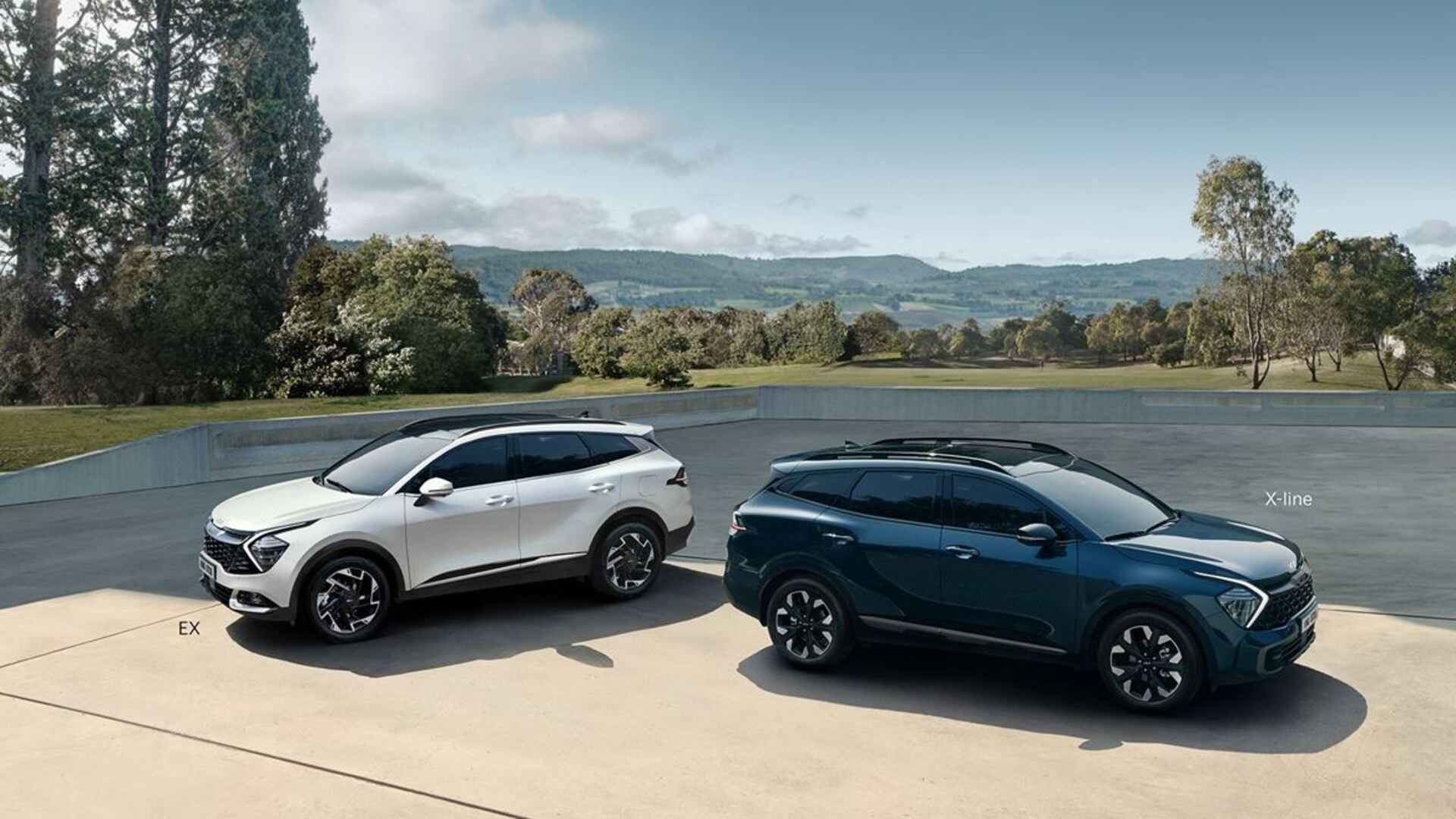 Comparativa lateral de dos modelos de Kia Sportage, subrayando las diferencias estéticas.