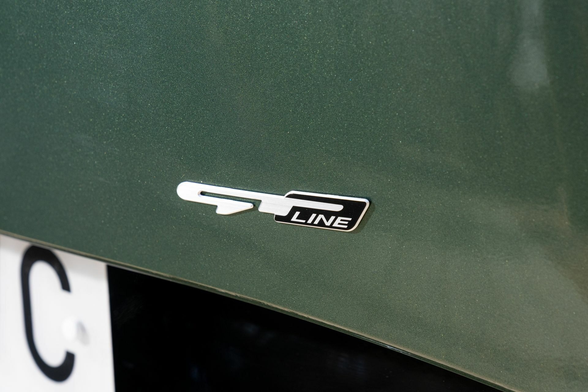 Distintivo de la versión GT-Line en el KIA Sportage.