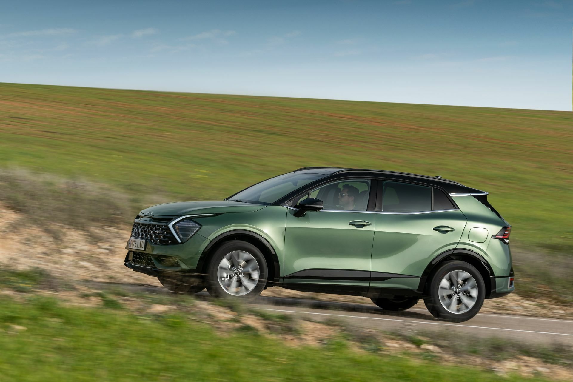 Kia Sportage en perfil, destacando su silueta lateral