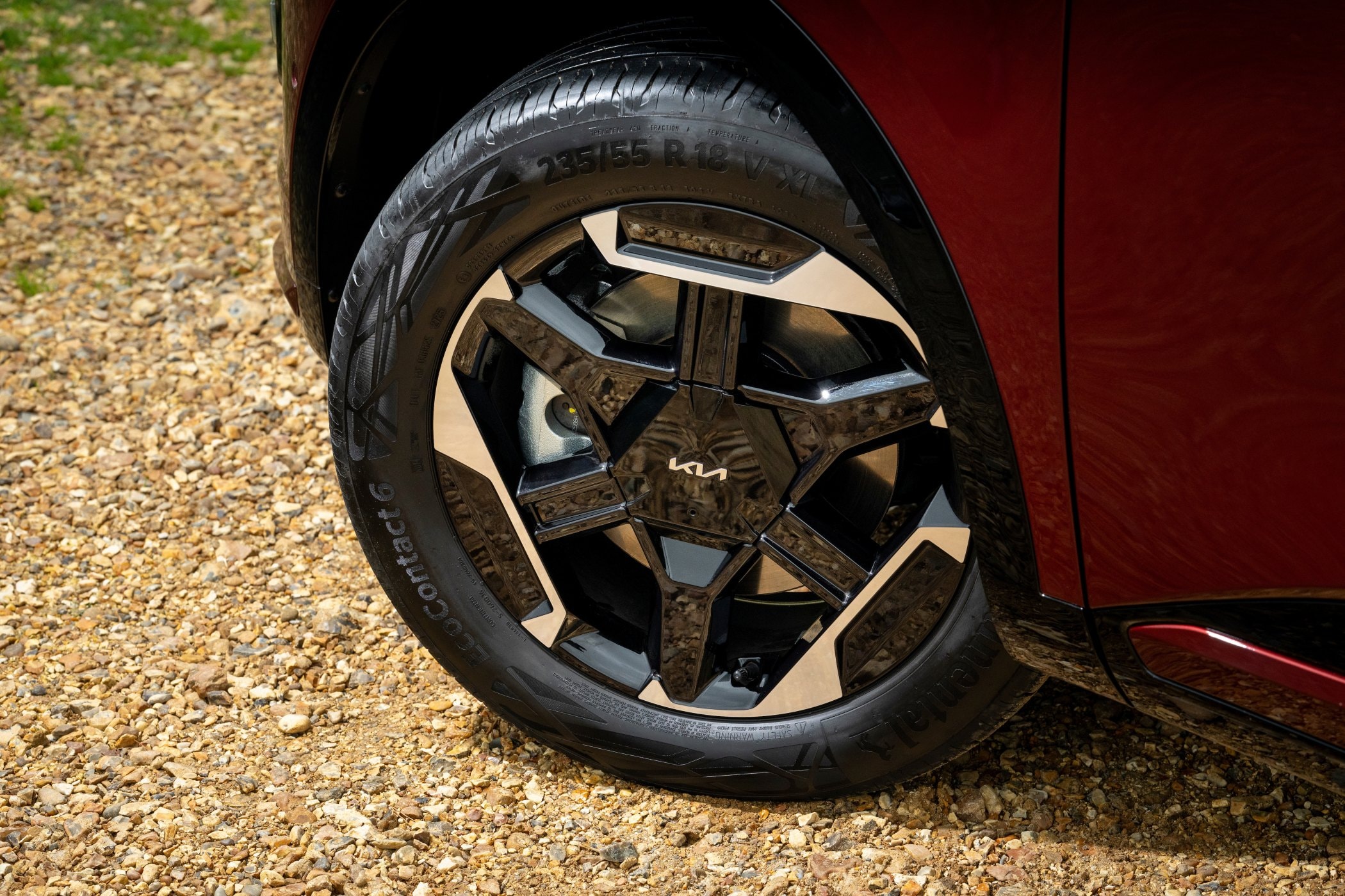 Detalle de la llanta y freno del Kia Sportage.