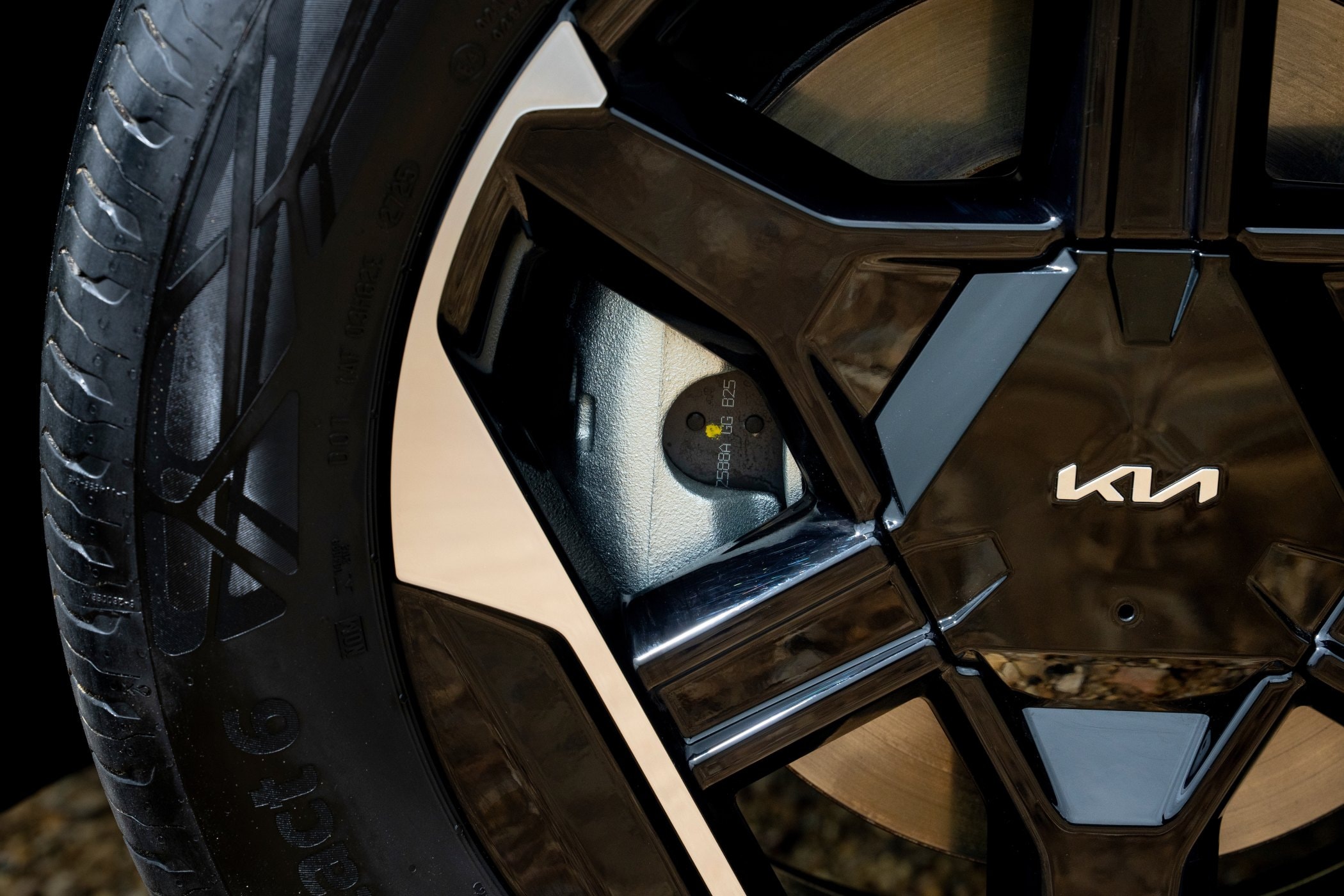 Interior del tapón de combustible del Kia Sportage.