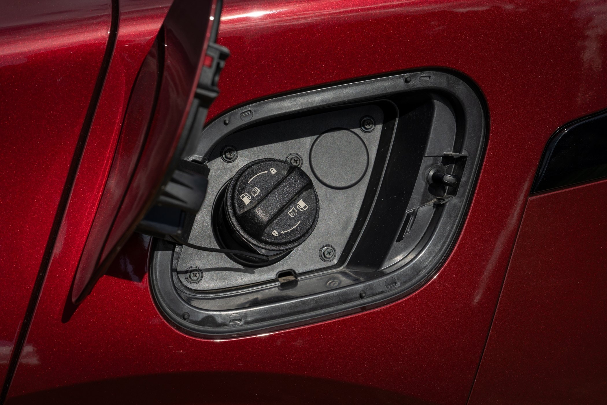 Tapa de combustible del Kia Sportage, muestra el acabado.