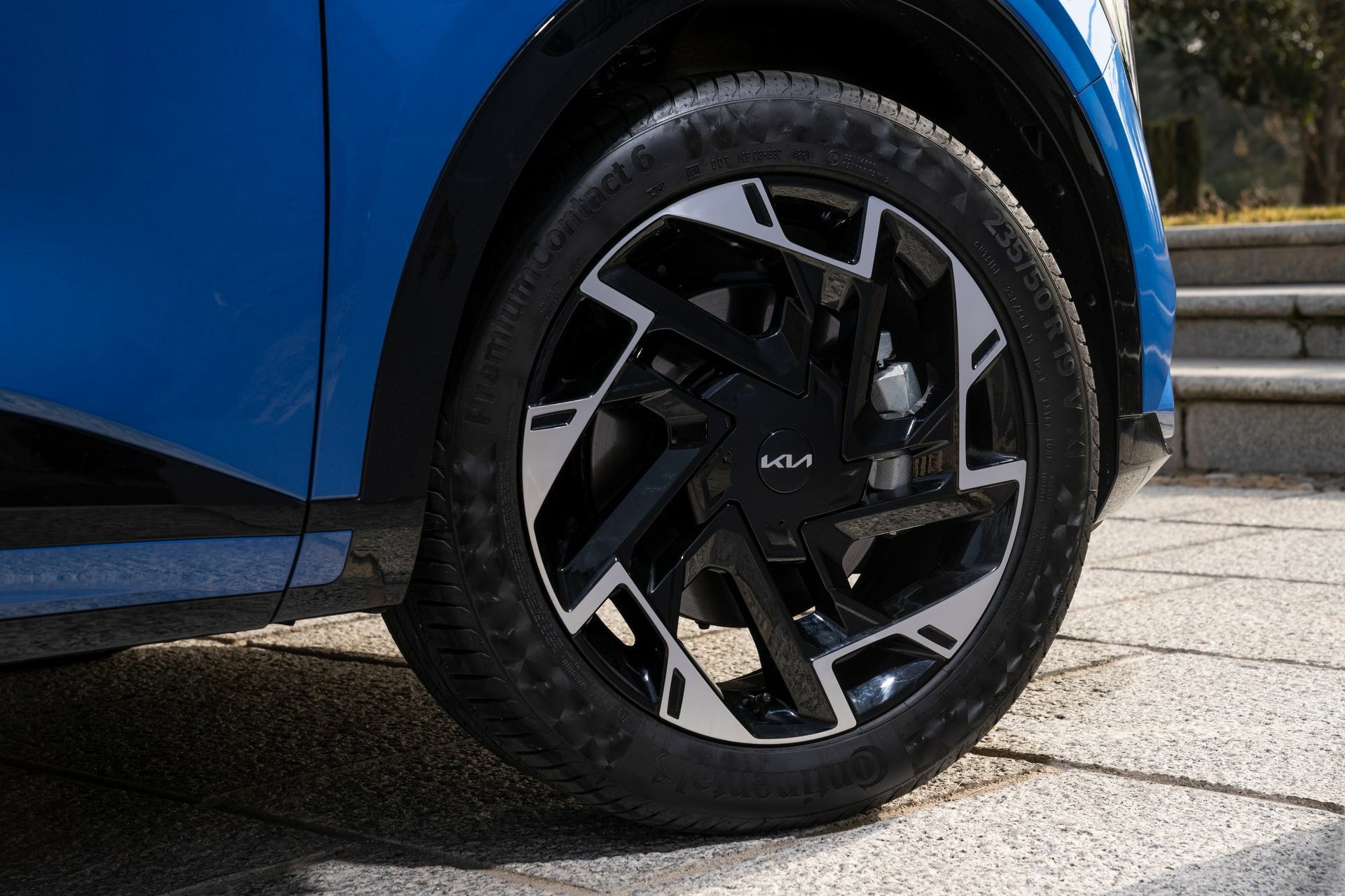 Llanta con diseño deportivo del Kia Sportage.