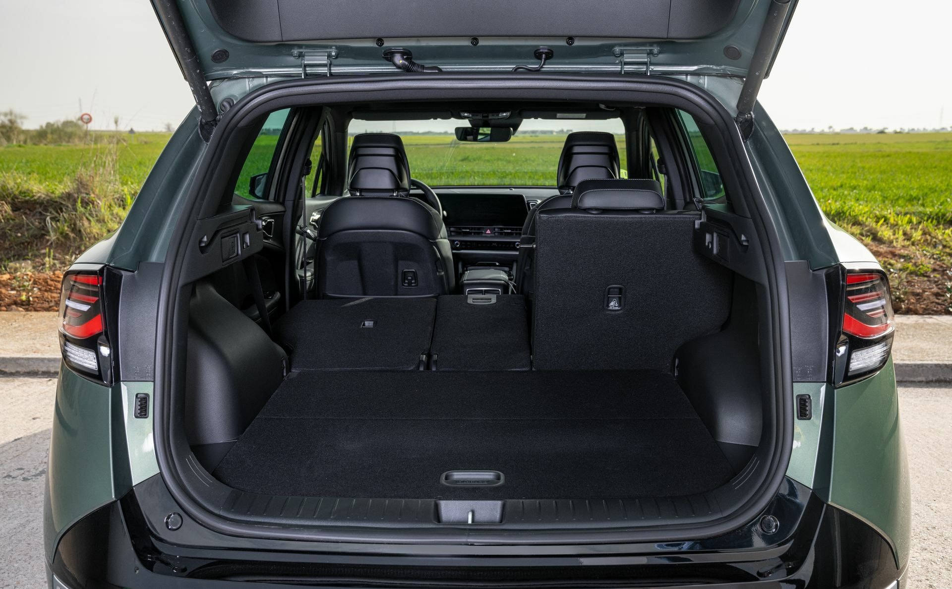 Volumen de carga del Kia Sportage con diferentes configuraciones.