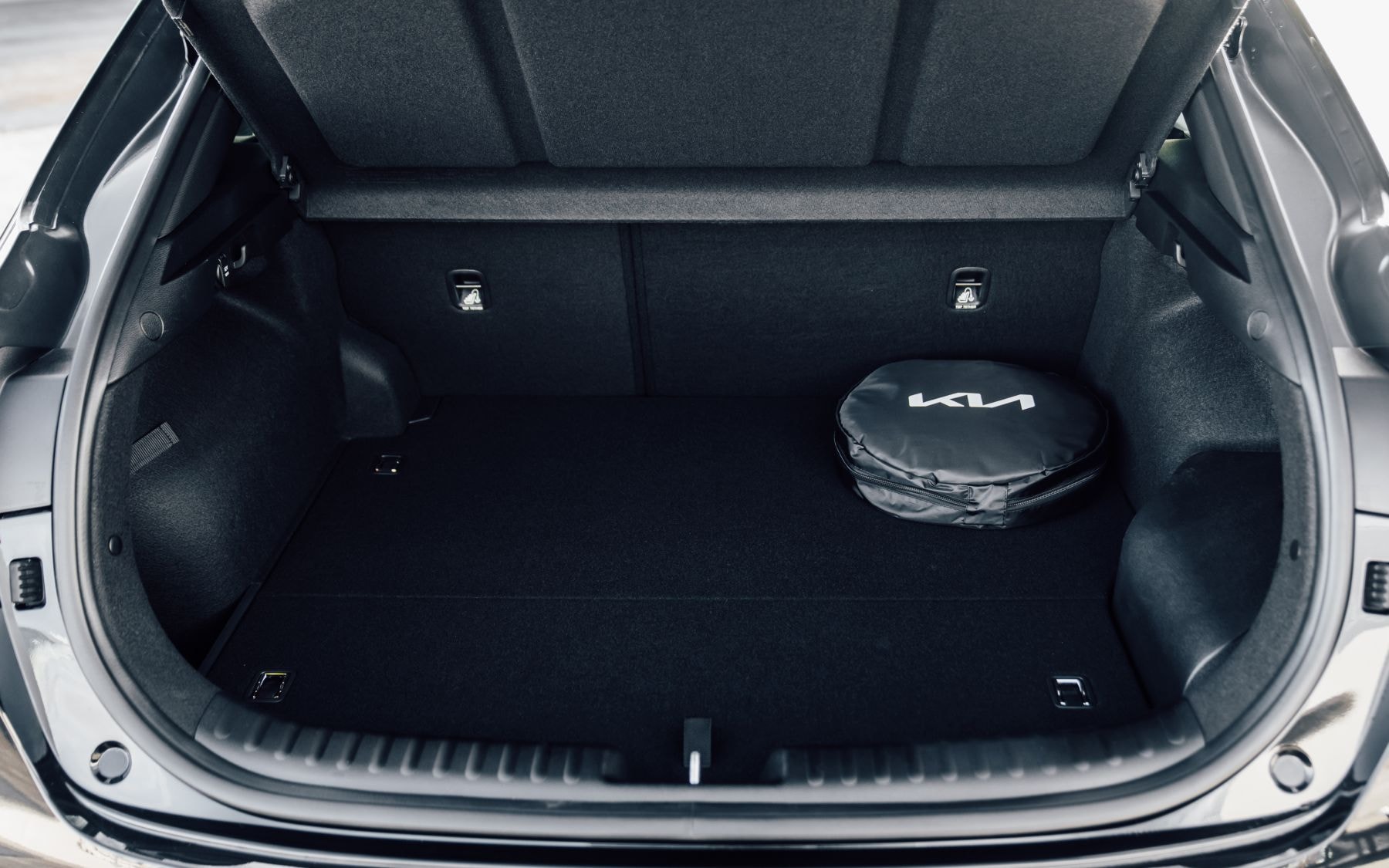 Asientos cómodos y acabados modernos en el Kia Xceed Híbrido.