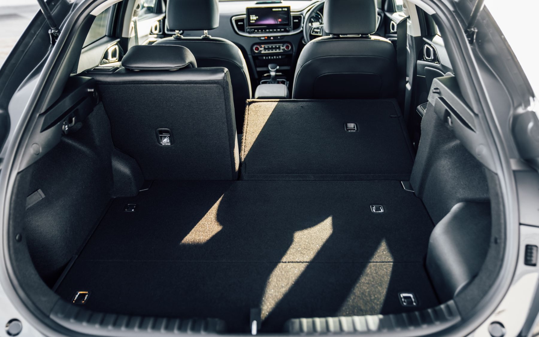 Espacio de almacenamiento en el maletero del Kia Xceed Híbrido.
