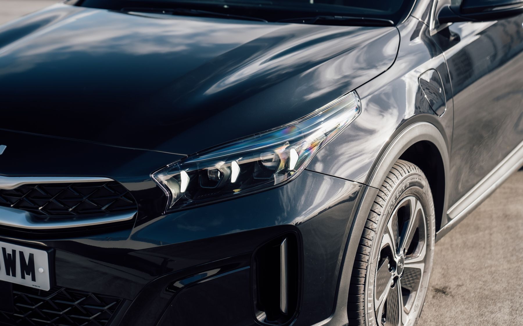 Vista detallada del diseño trasero del Kia Xceed Híbrido.