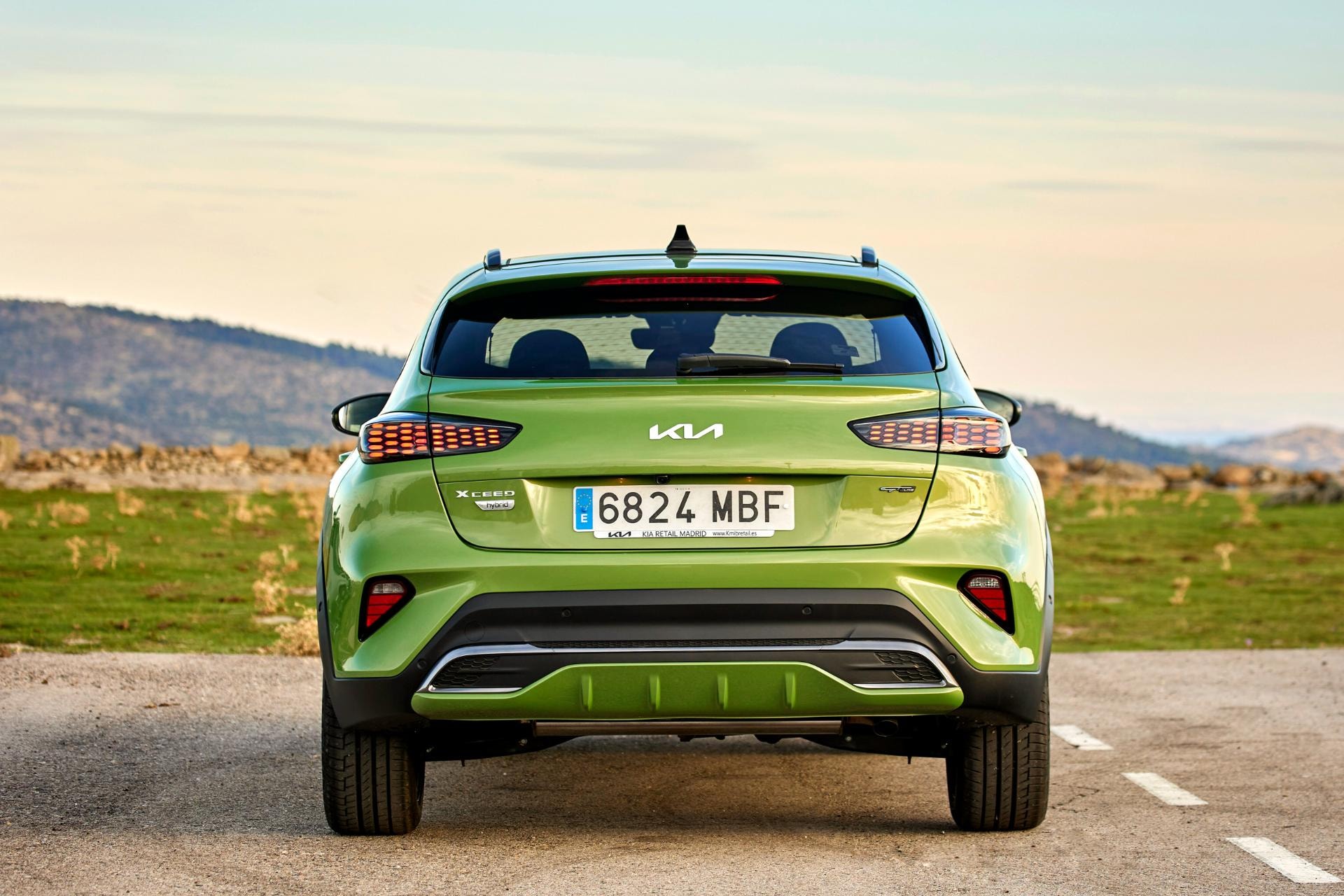 Vista de la parte trasera del Kia Xceed Híbrido.