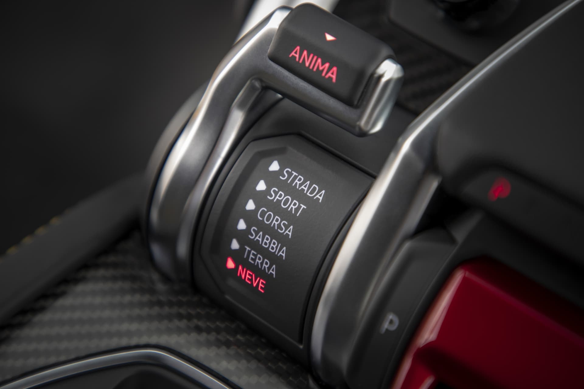 Detalle del selector ANIMA para modos de conducción en el Urus.