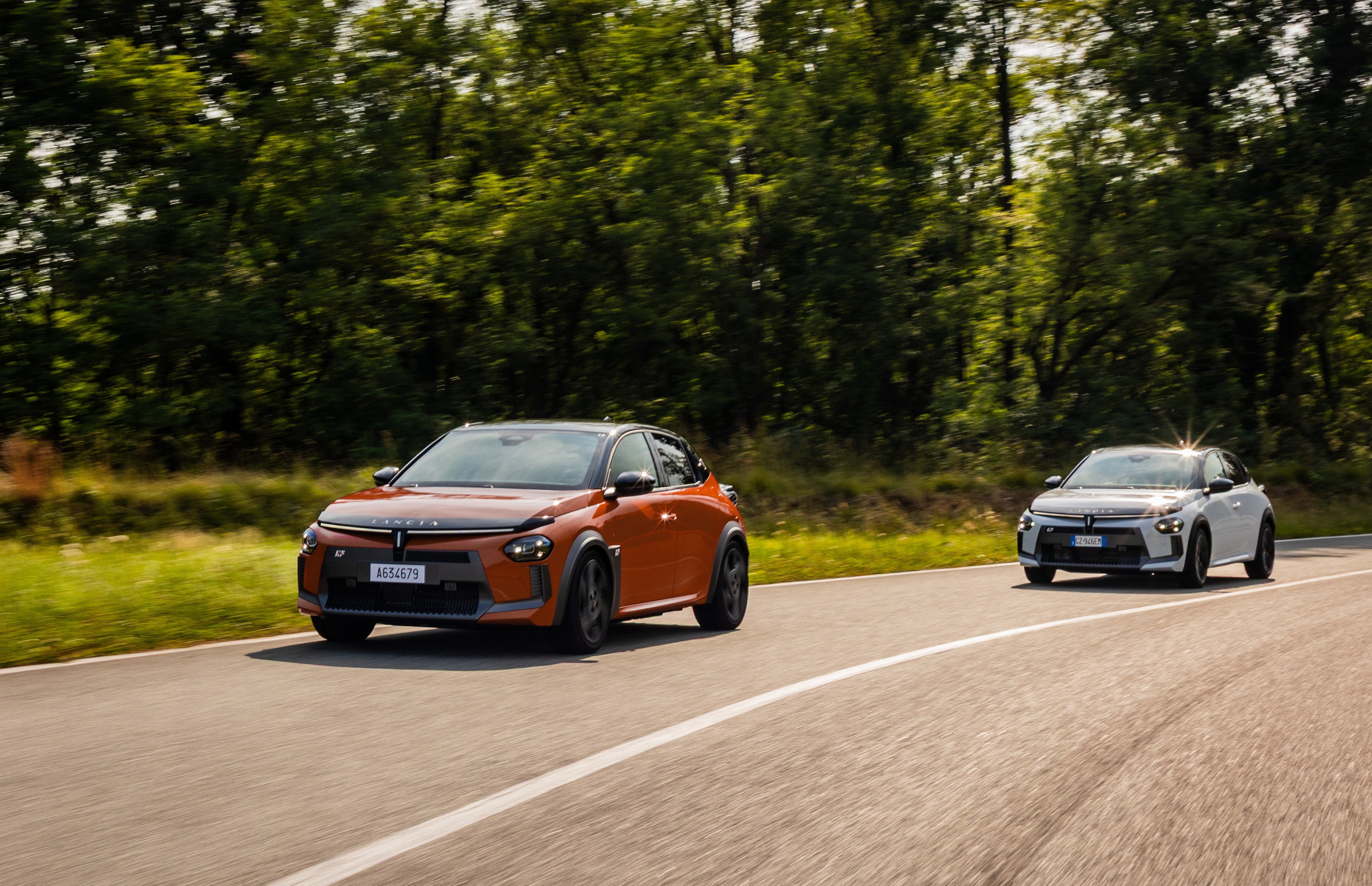 La presencia del Lancia Ypsilon es inconfundible, con su esencia urbana.