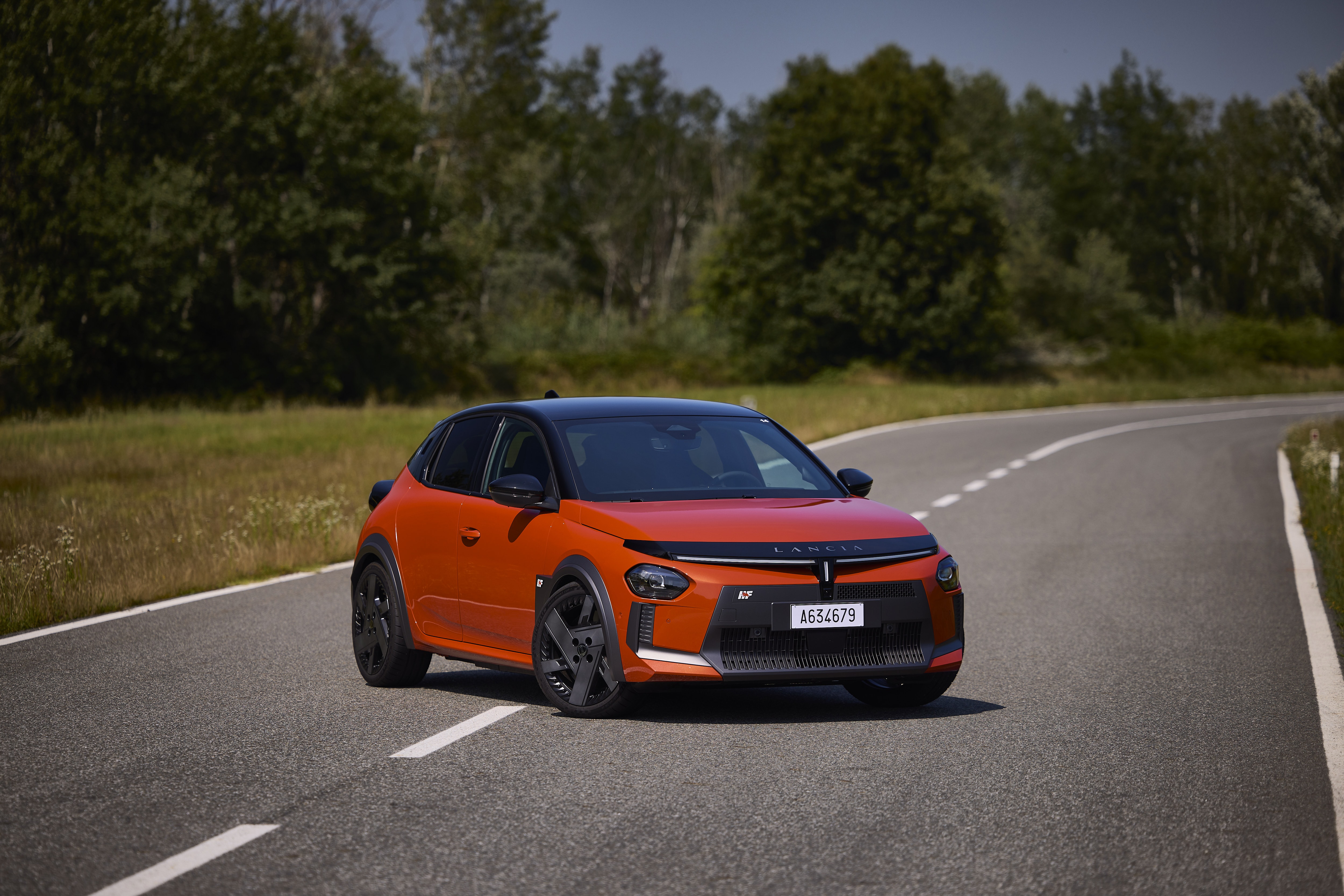 Interior del Lancia Ypsilon, con un diseño moderno y elegante.