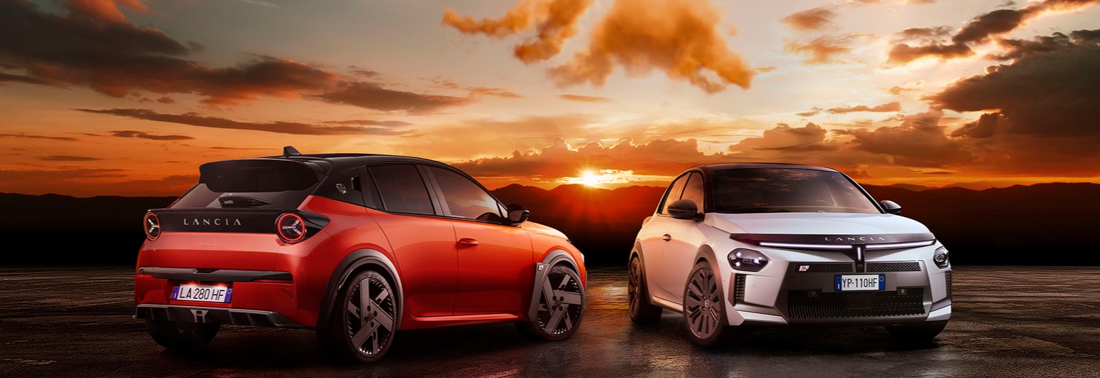 Vista trasera del Lancia Ypsilon, con un diseño audaz y moderno.