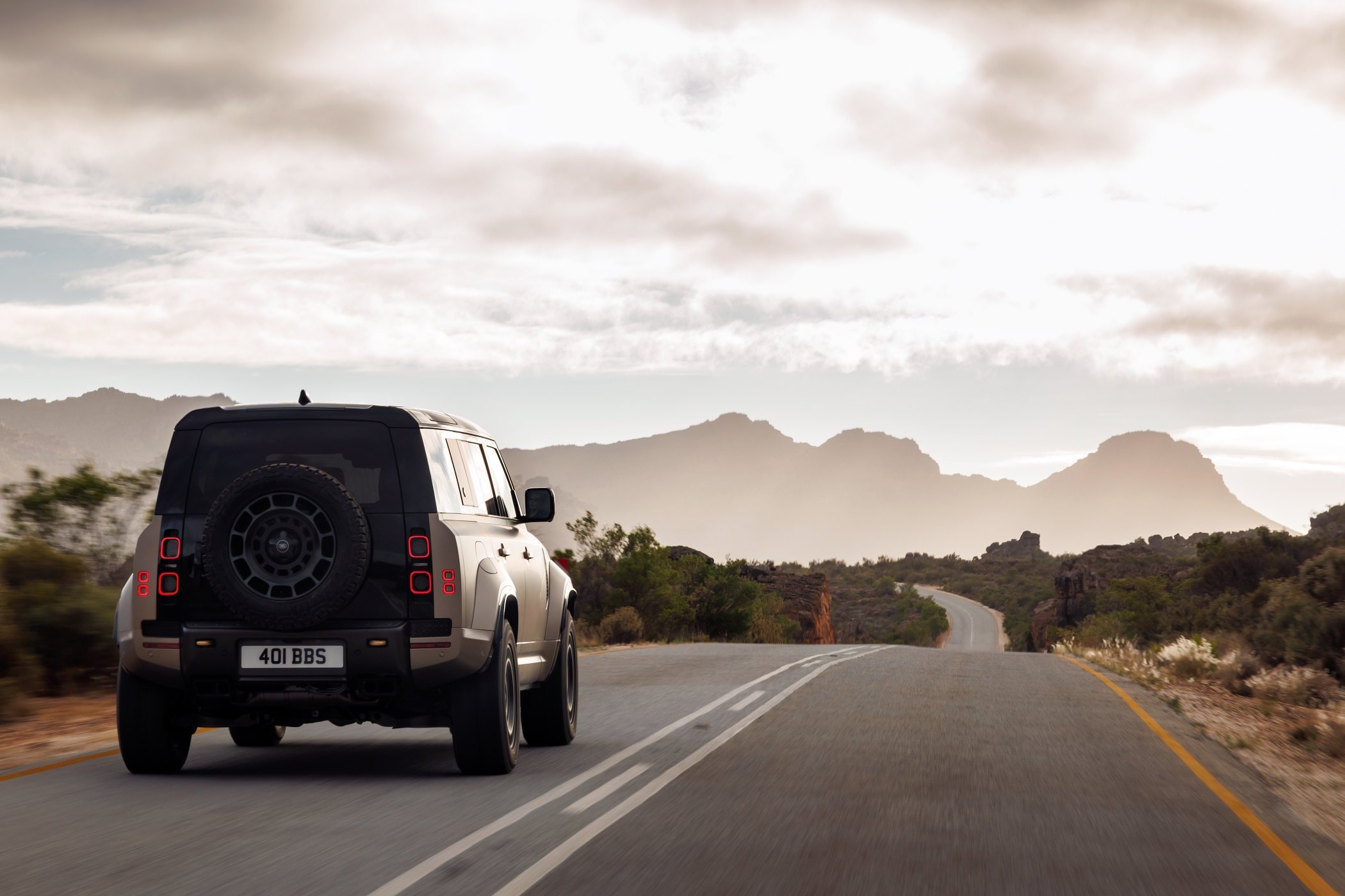 Land Rover Defender Híbrido