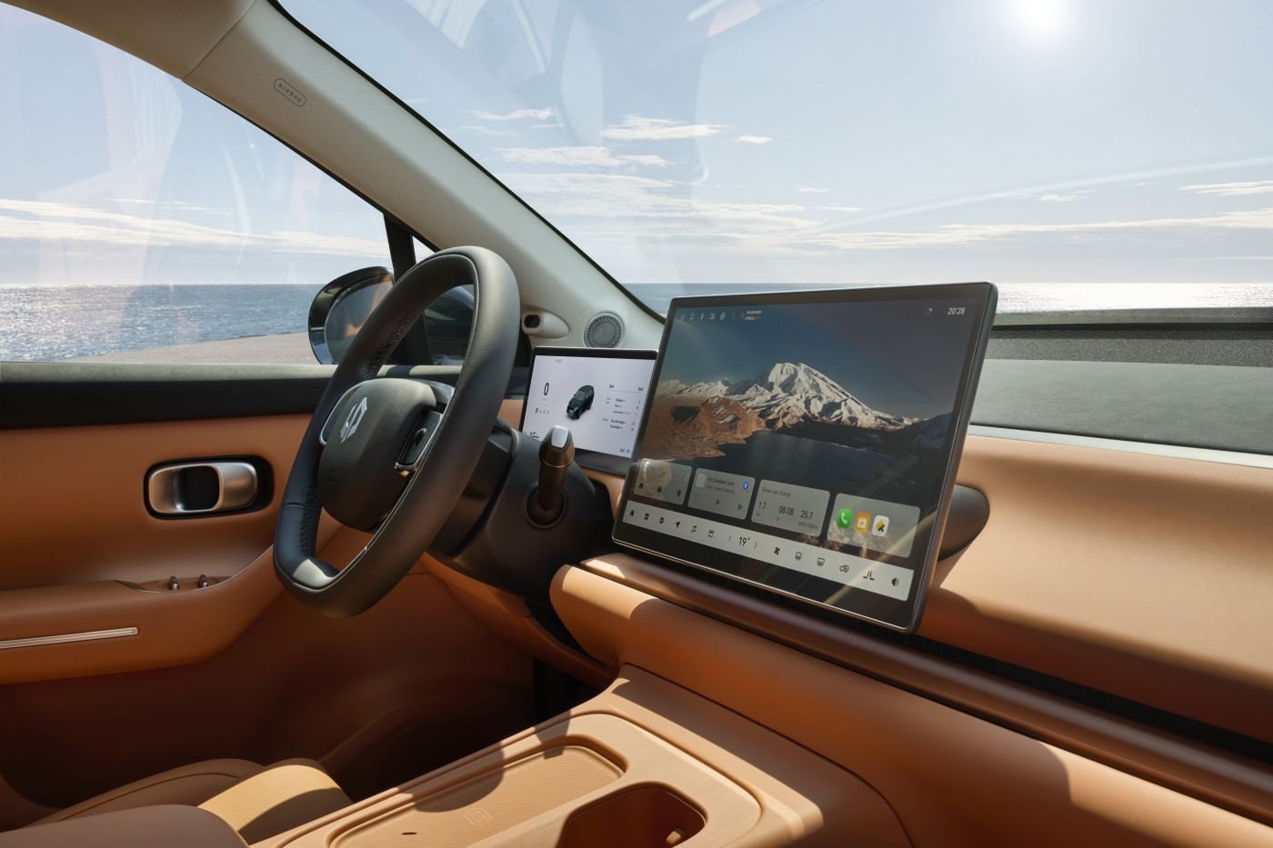 Interior del Leapmotor C10 REEV, elegante con asientos confortables y tecnología avanzada.