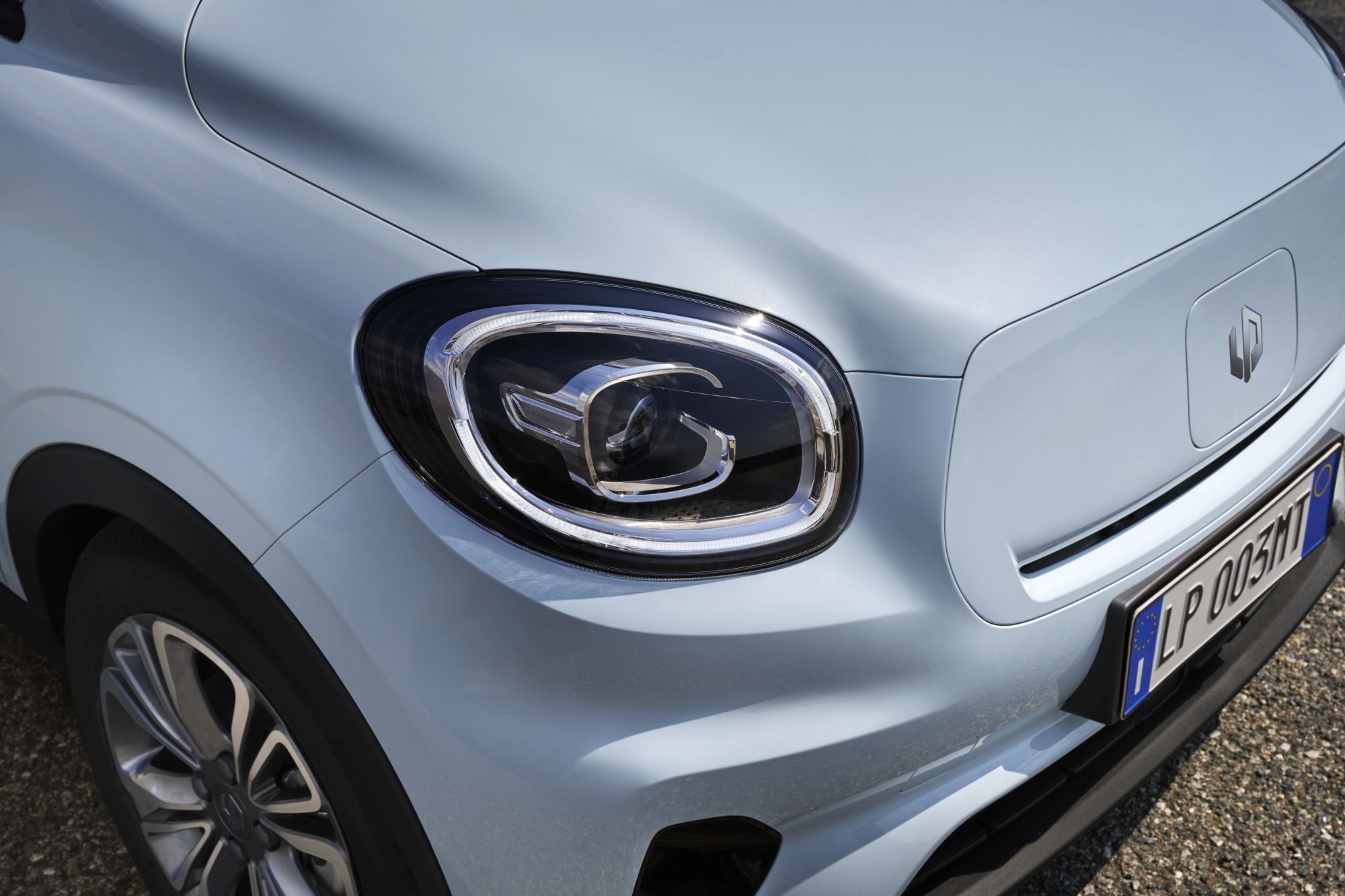 Vista de los asientos delanteros del Leapmotor T03, que ofrecen excelente confort.