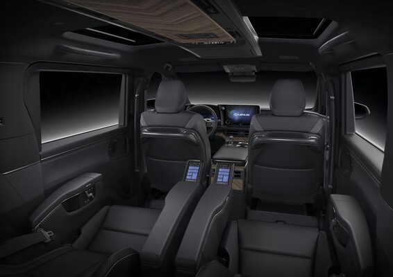 Interior nocturno del Lexus LM, enfocando la distribución y tecnología de asientos. Interior nocturno del Lexus LM, enfocando la distribución y tecnología de asientos.