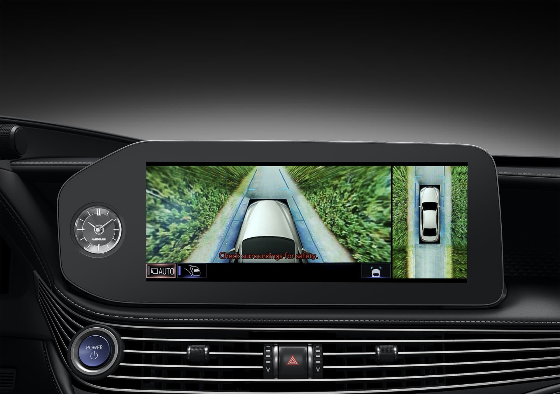 Pantalla mostrando la visión de 360 grados, tecnología punta en asistencia al conductor.