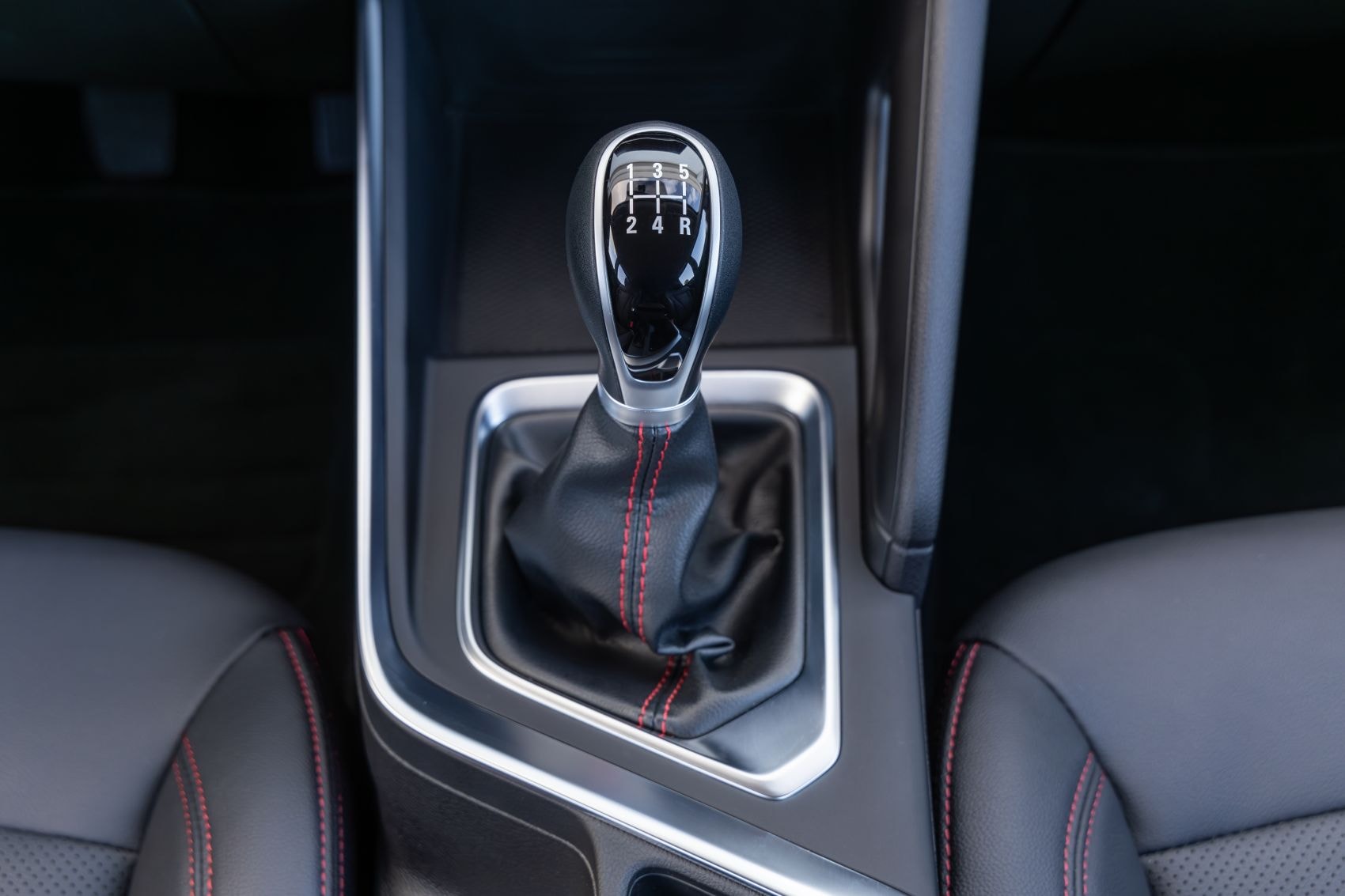 Emblema y diseño de luces traseras del Livan X3 Pro.