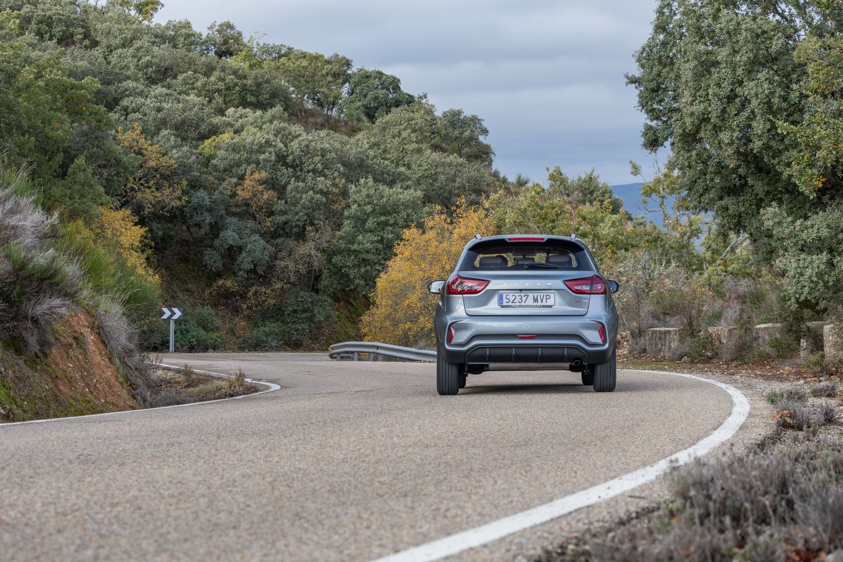 Livan X3 Pro en movimiento, combinando diseño deportivo y robustez.