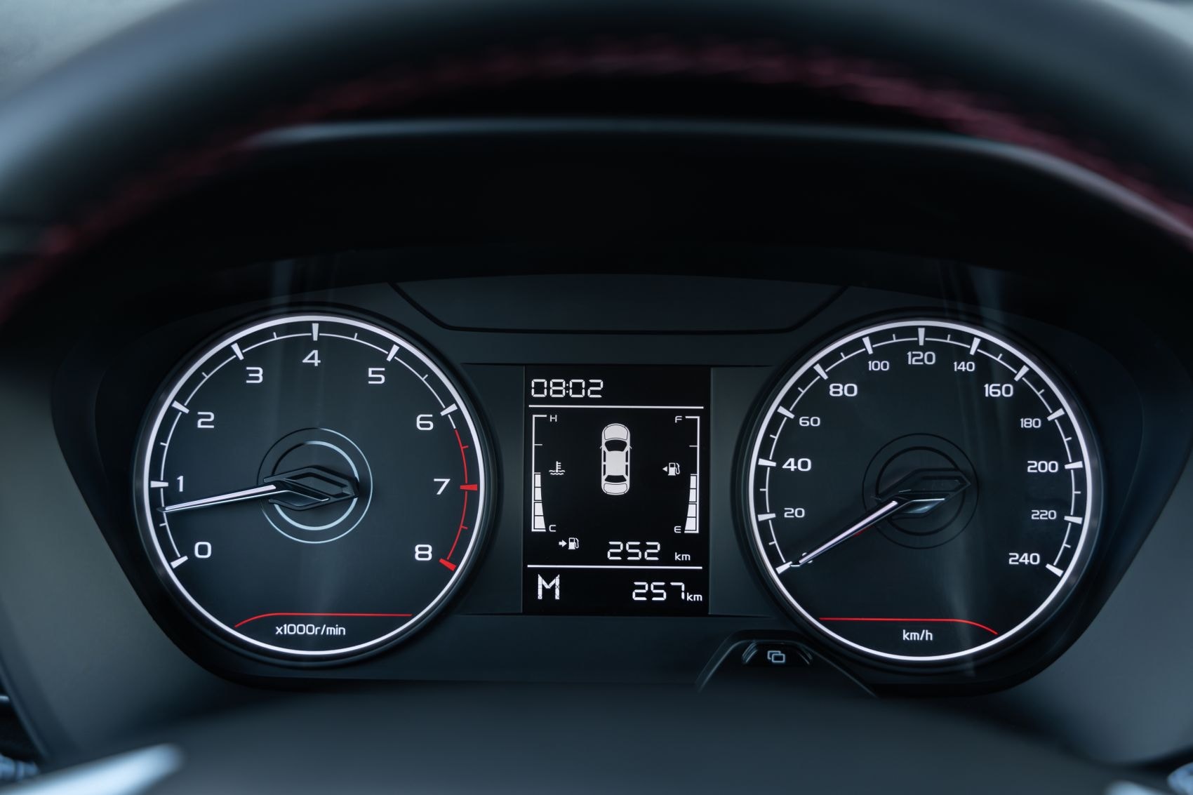 Vista del interior con detalles modernos y asientos cómodos del Livan X3 Pro.