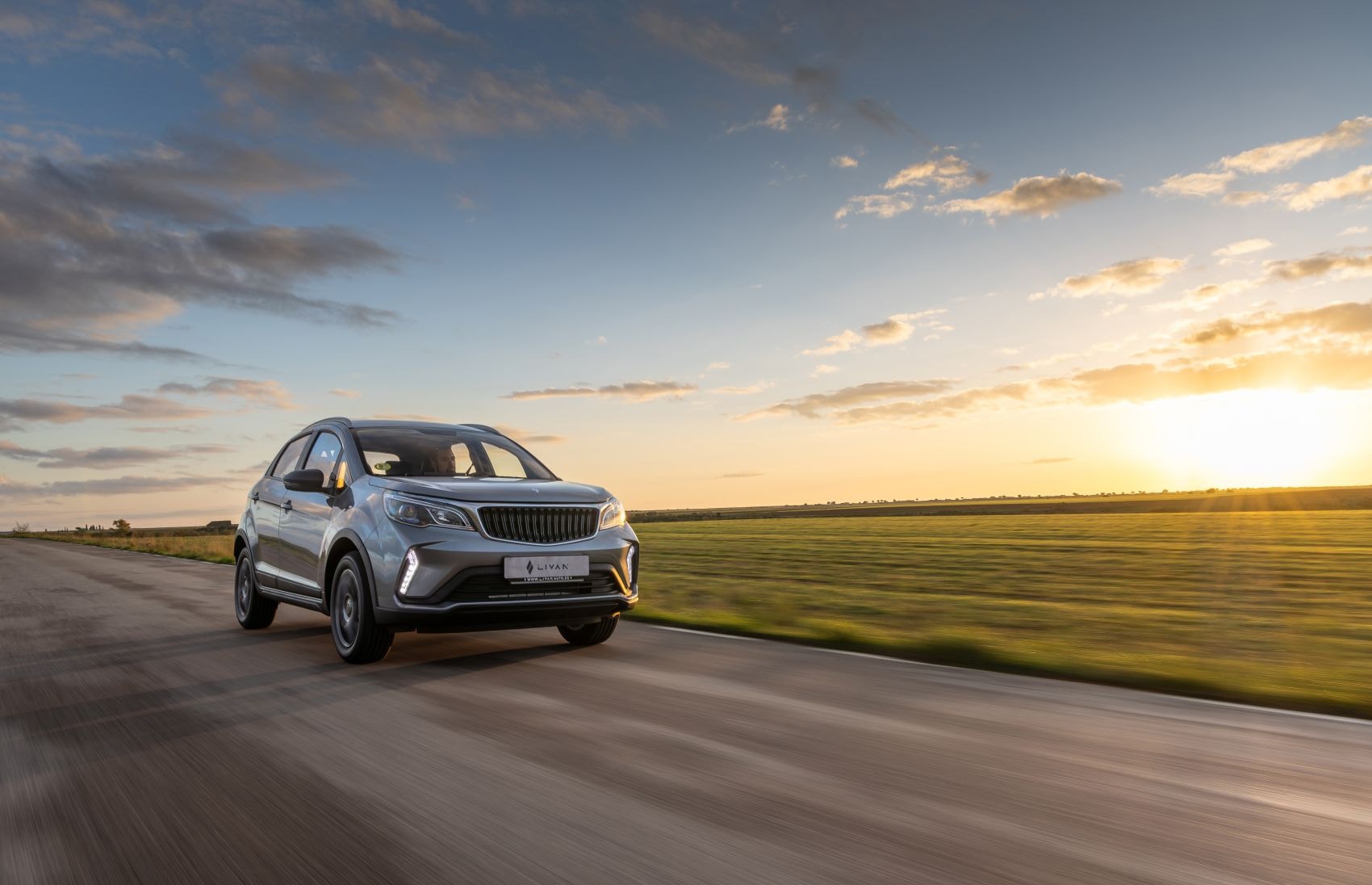 Vista trasera del Livan X3 Pro, resaltando sus líneas deportivas.