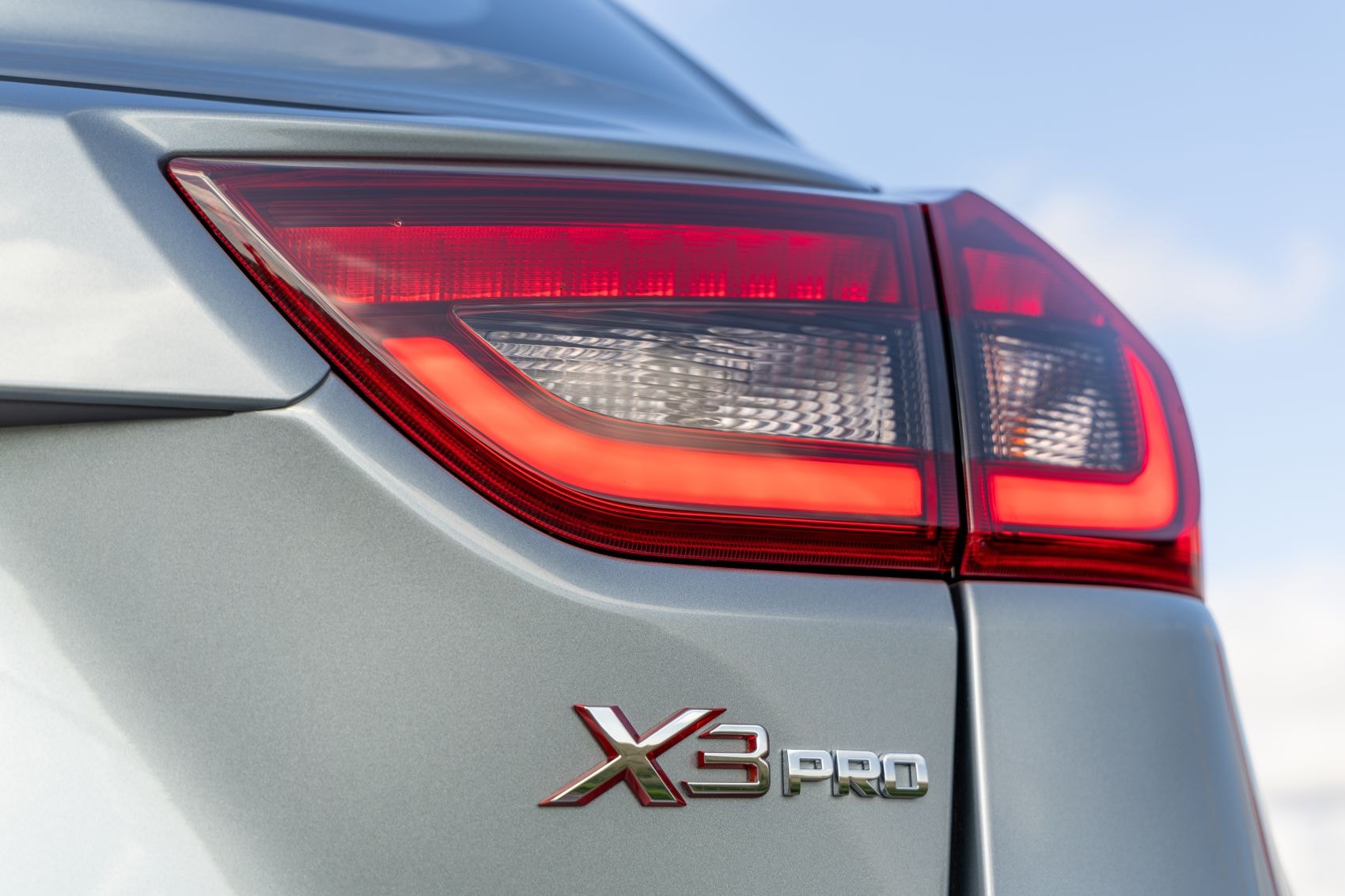 Vista trasera del Livan X3 Pro, destacando su diseño moderno