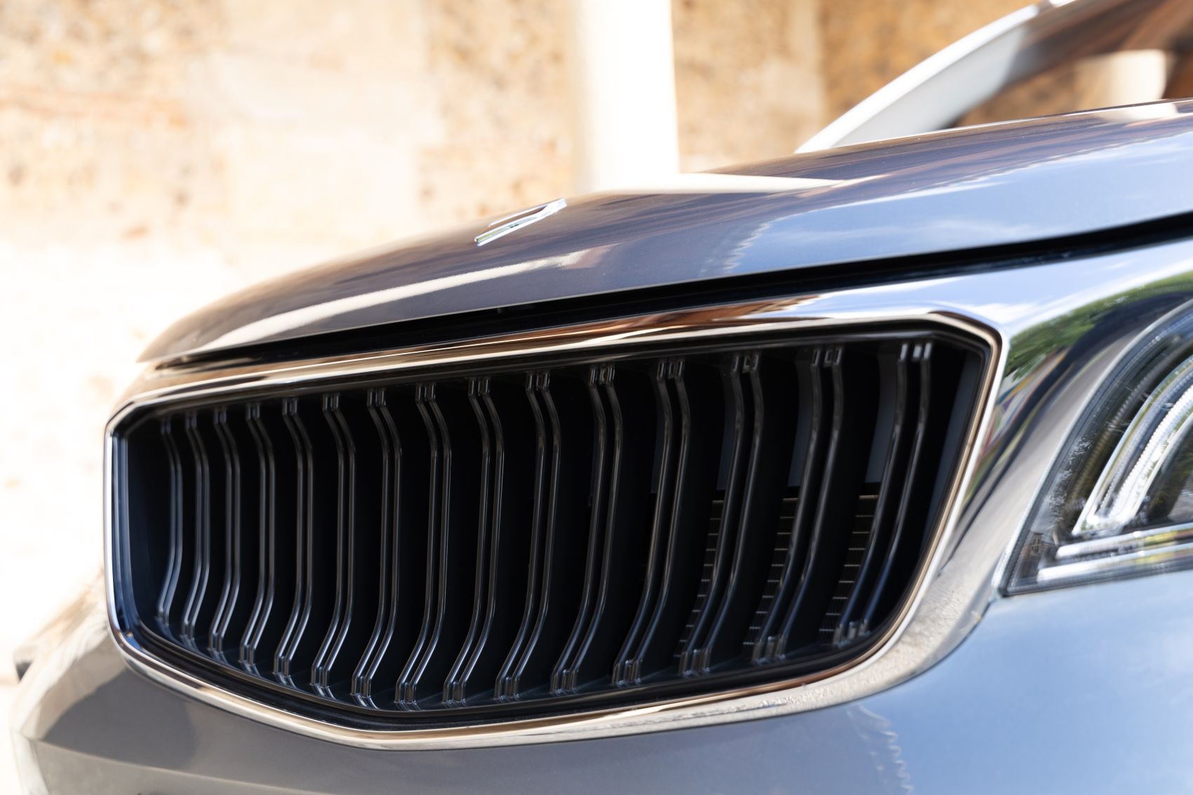 Vista trasera del Livan X3 Pro que muestra su elegante perfil y diseño.