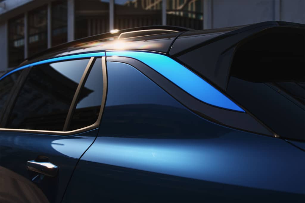 Detalle de la línea de luz en el techo panorámico.