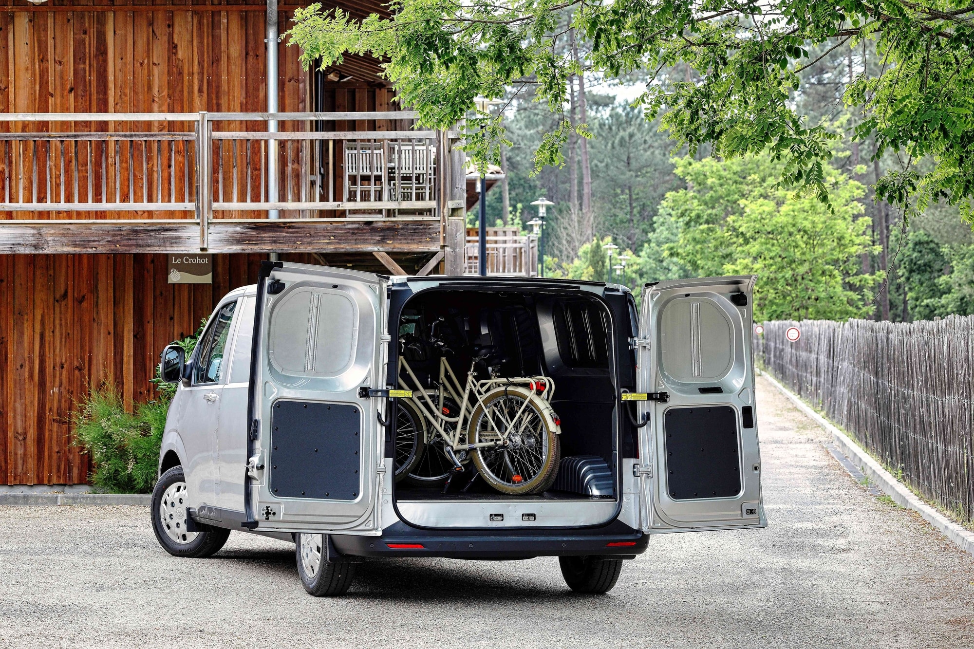 El amplio maletero permite llevar bicicletas y mucho más.