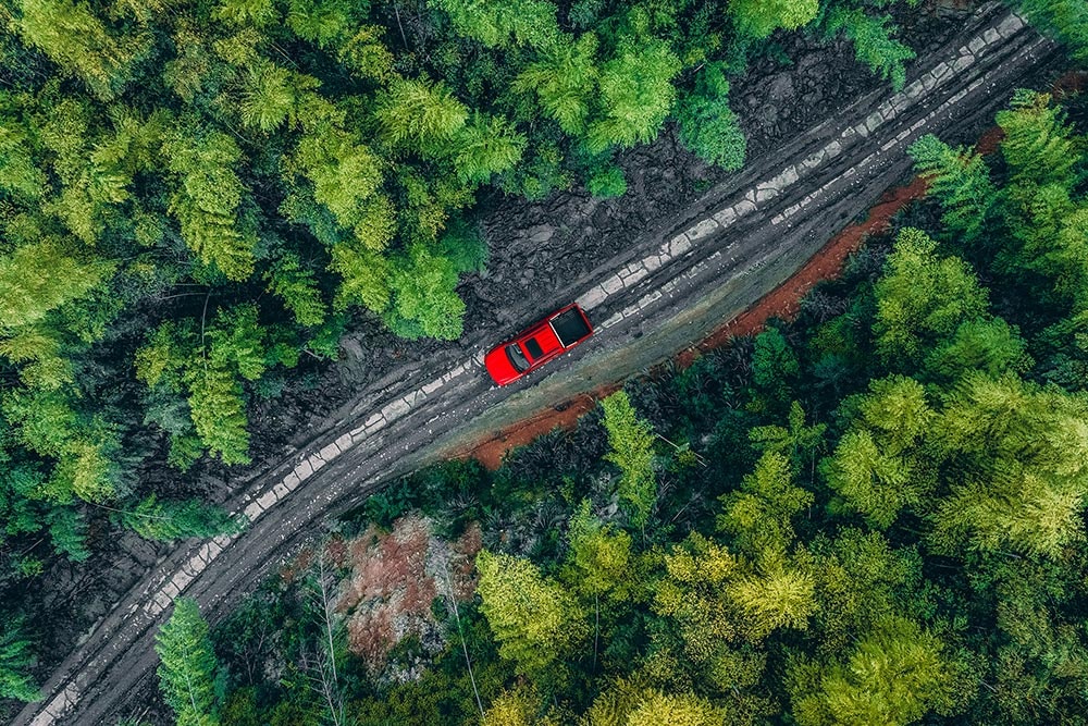 Perfil elegante y potente, ideal para la aventura urbana