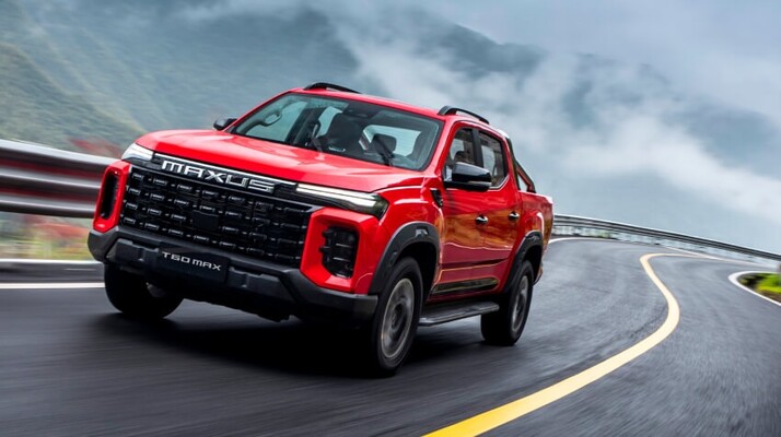 El T60 Max avanzando con estilo y seguridad en condiciones adversas El T60 Max avanzando con estilo y seguridad en condiciones adversas