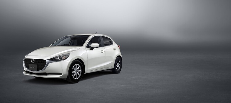 Perfil lateral del Mazda 2 resaltando sus líneas aerodinámicas. Perfil lateral del Mazda 2 resaltando sus líneas aerodinámicas.